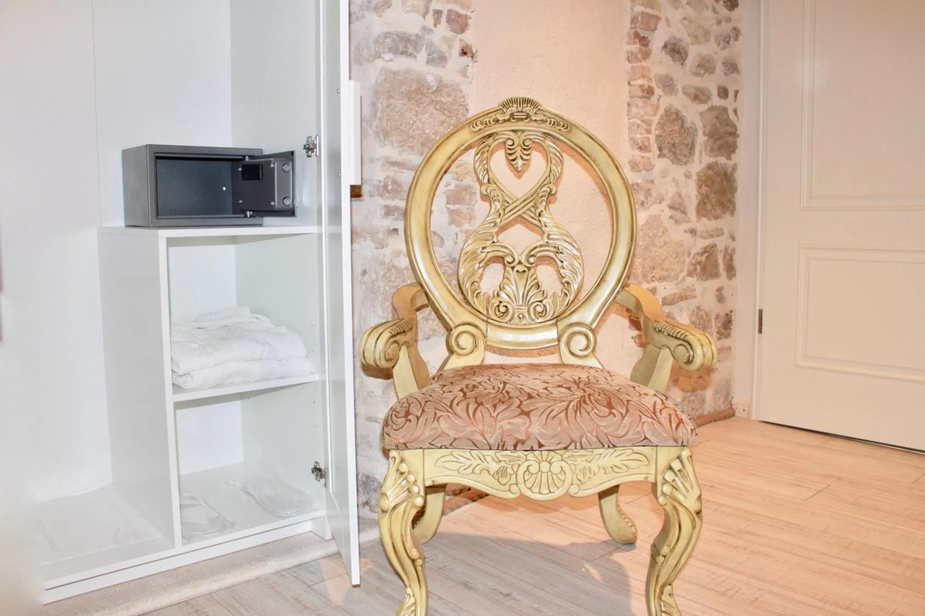 Bedroom, Seating Area in Heritage Palace Varos - MAG Quaint & Elegant Boutique Hotels