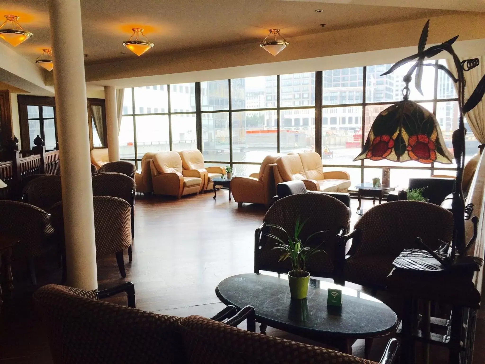 Lounge or bar in Britannia International Hotel Canary Wharf