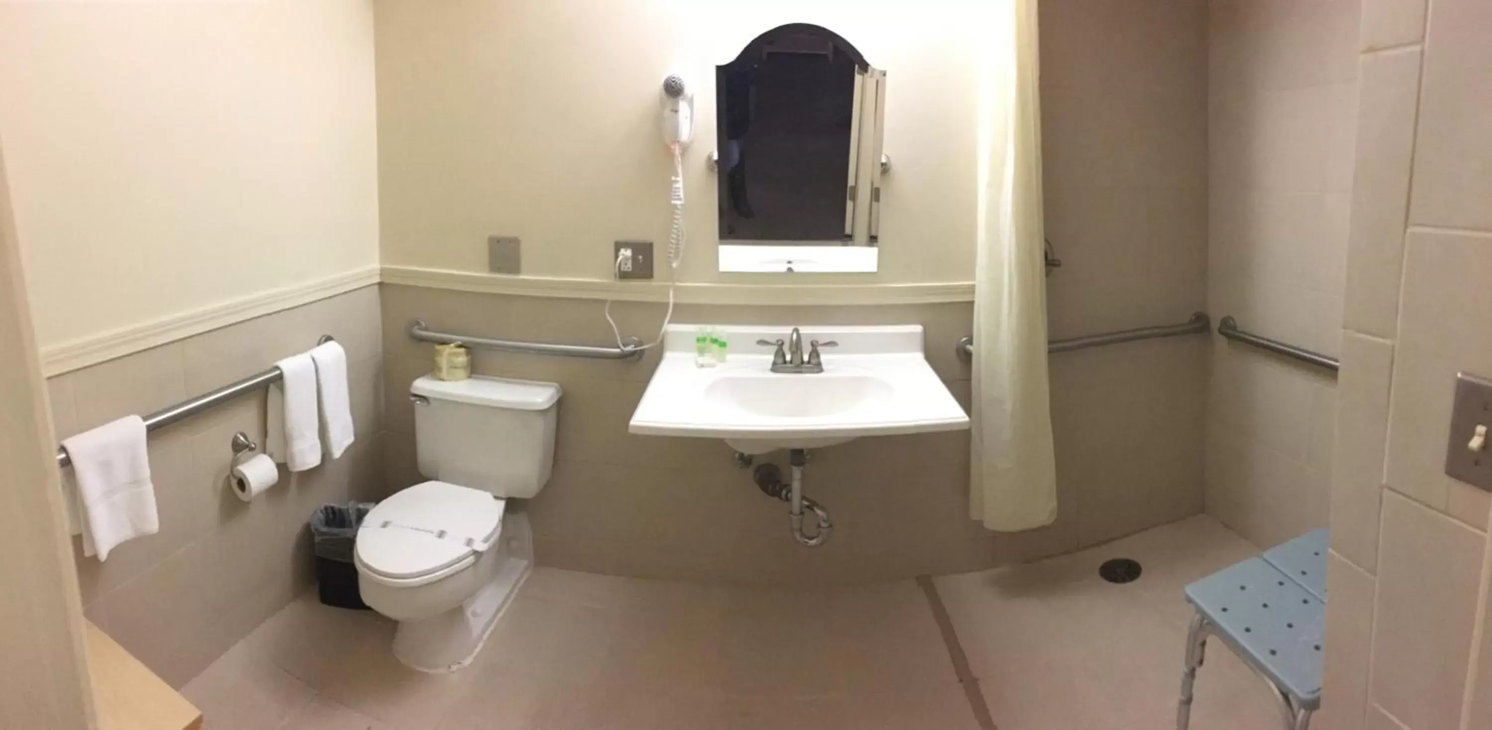 Bathroom in Inlet Tower Hotel & Suites