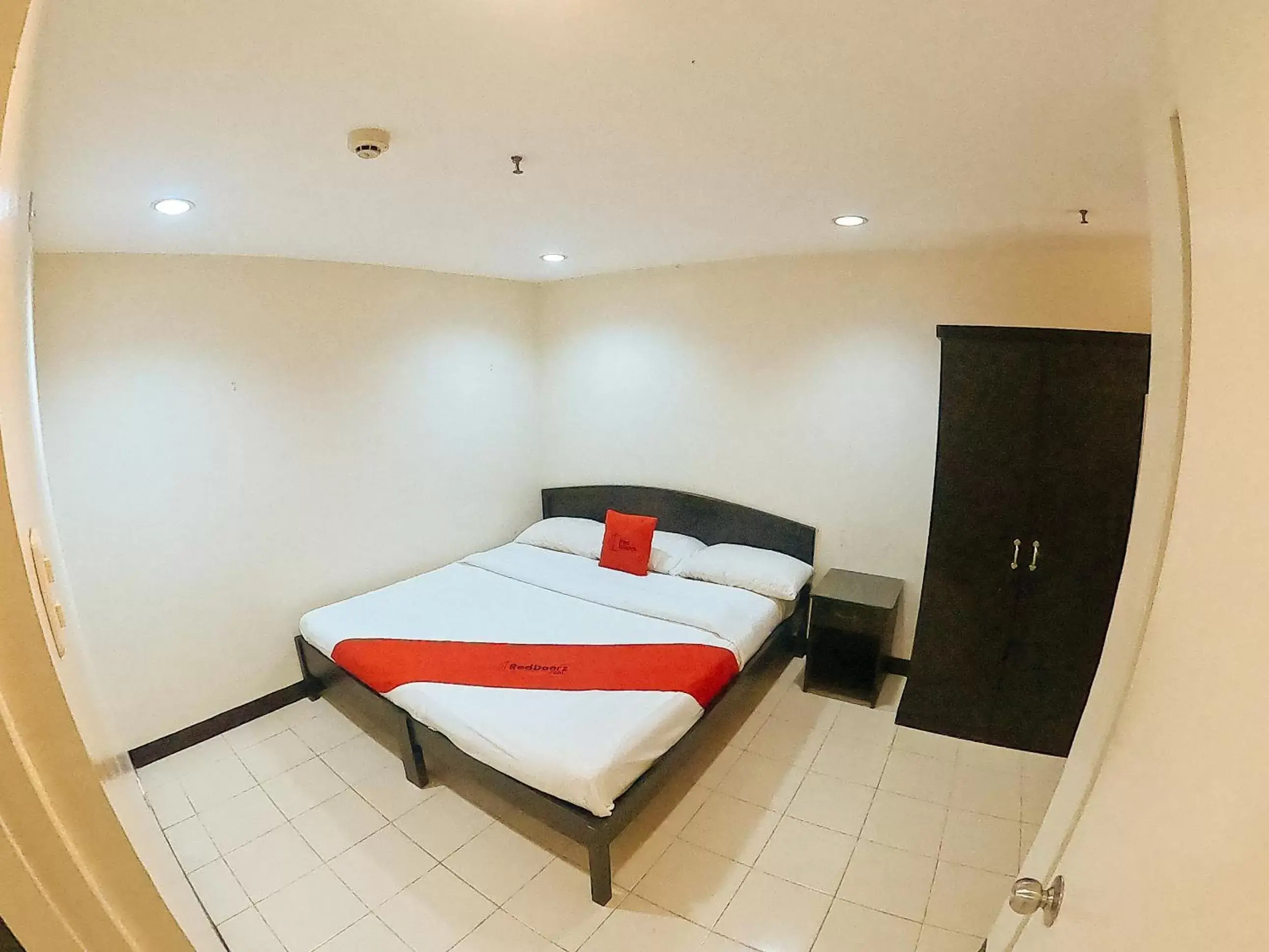 Two-Bedroom Suite in RedDoorz Plus @ Mabolo Cebu