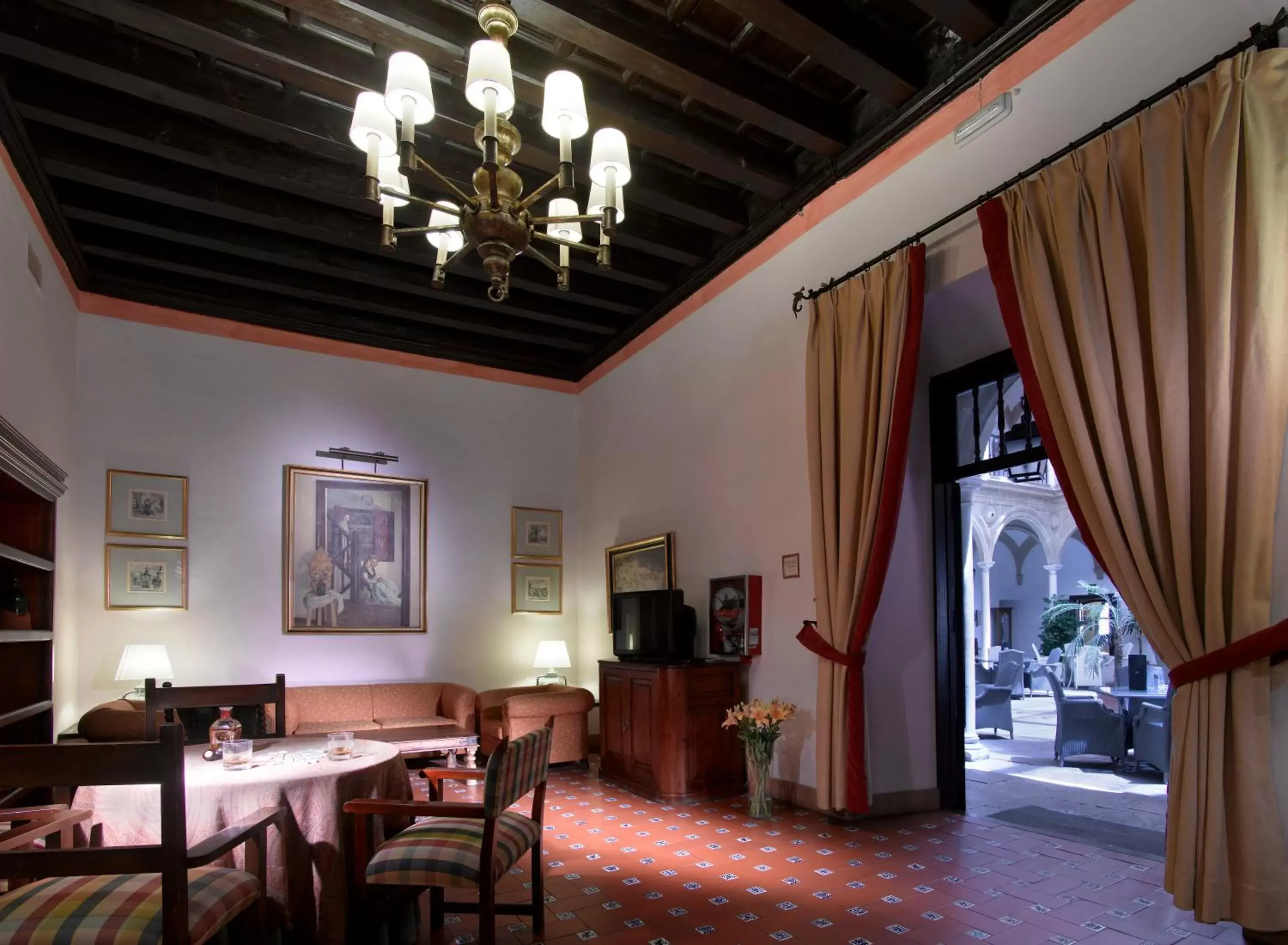 Communal lounge/ TV room, Restaurant/Places to Eat in Parador de Ubeda