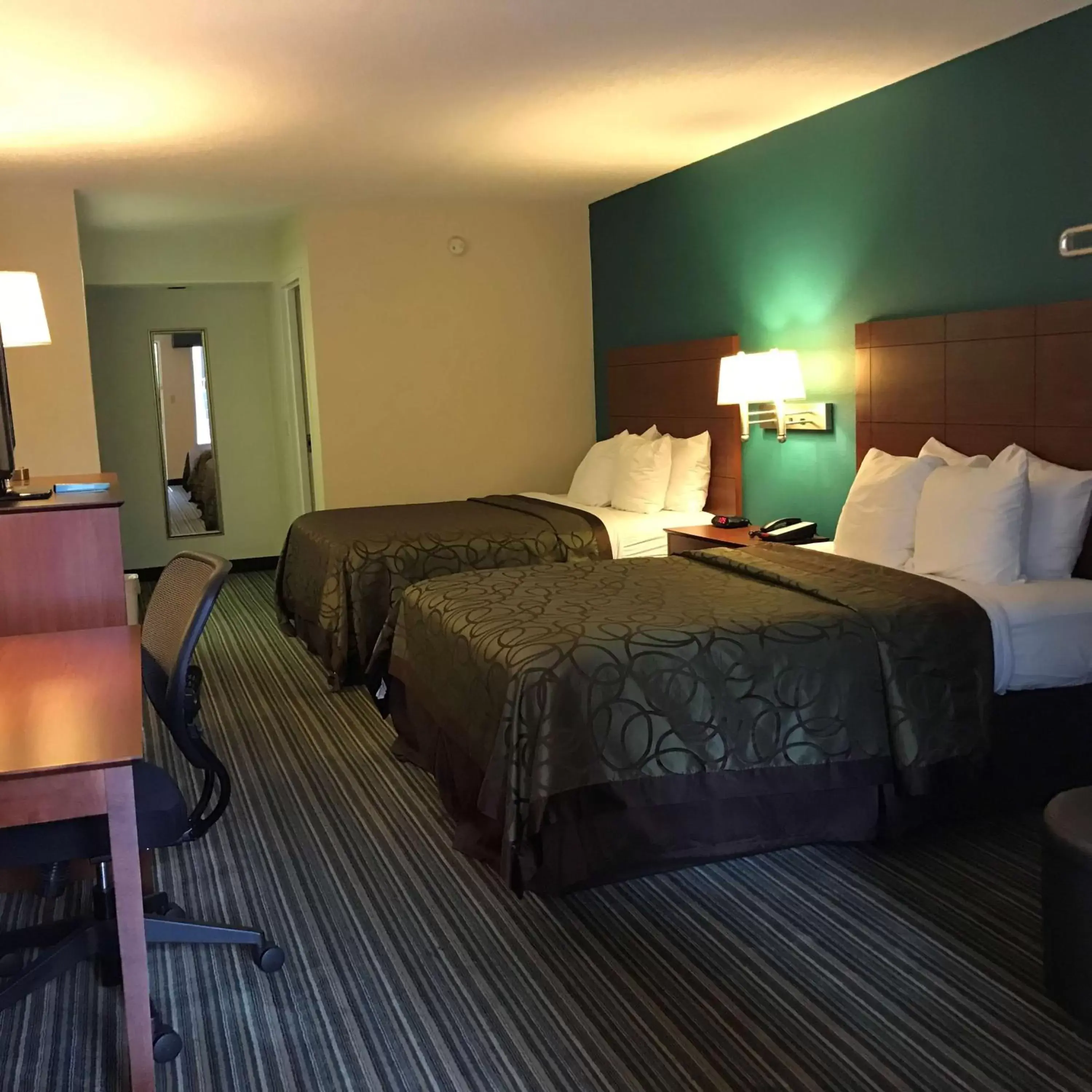 Photo of the whole room, Bed in Best Western Tallahassee Downtown Inn and Suites