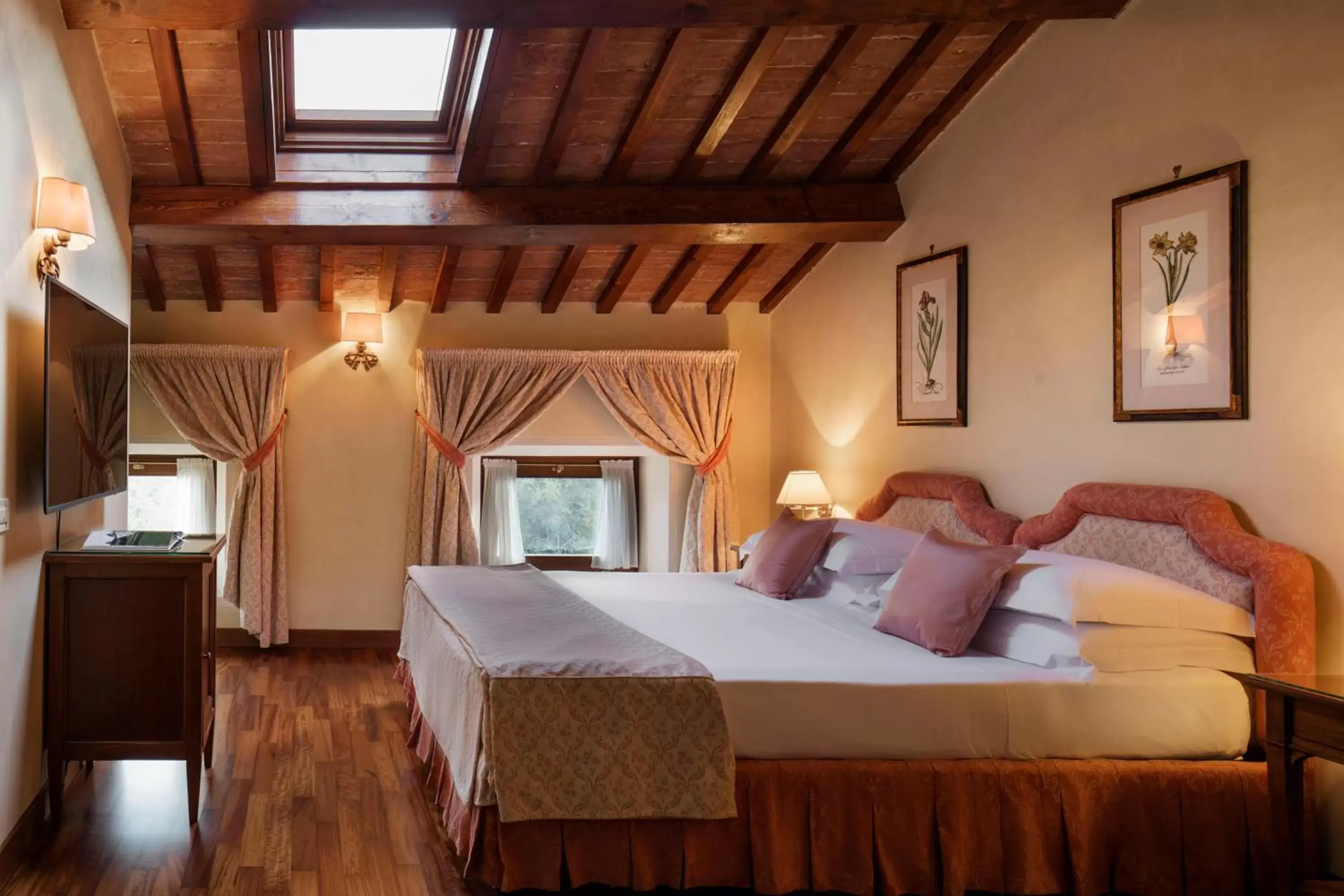 Bed in Villa Michelangelo Vicenza – Starhotels Collezione