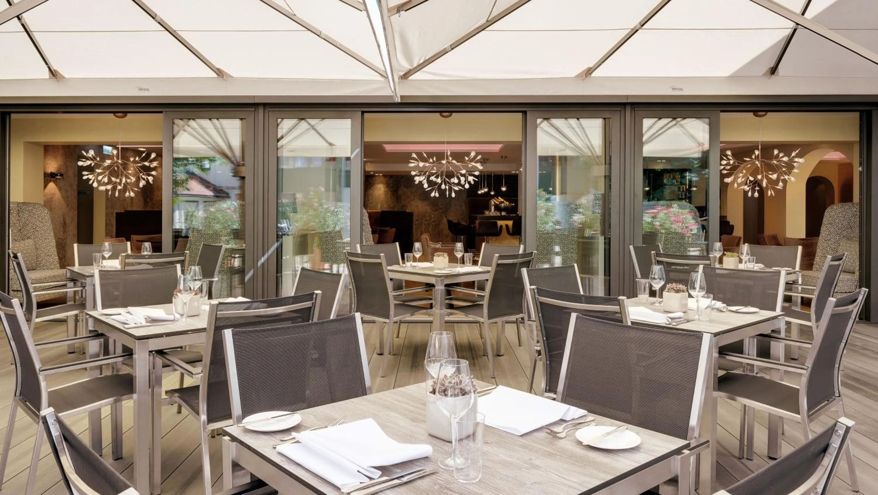 Lounge or bar in Hotel Sonnengut Wellness - Therme - Spa