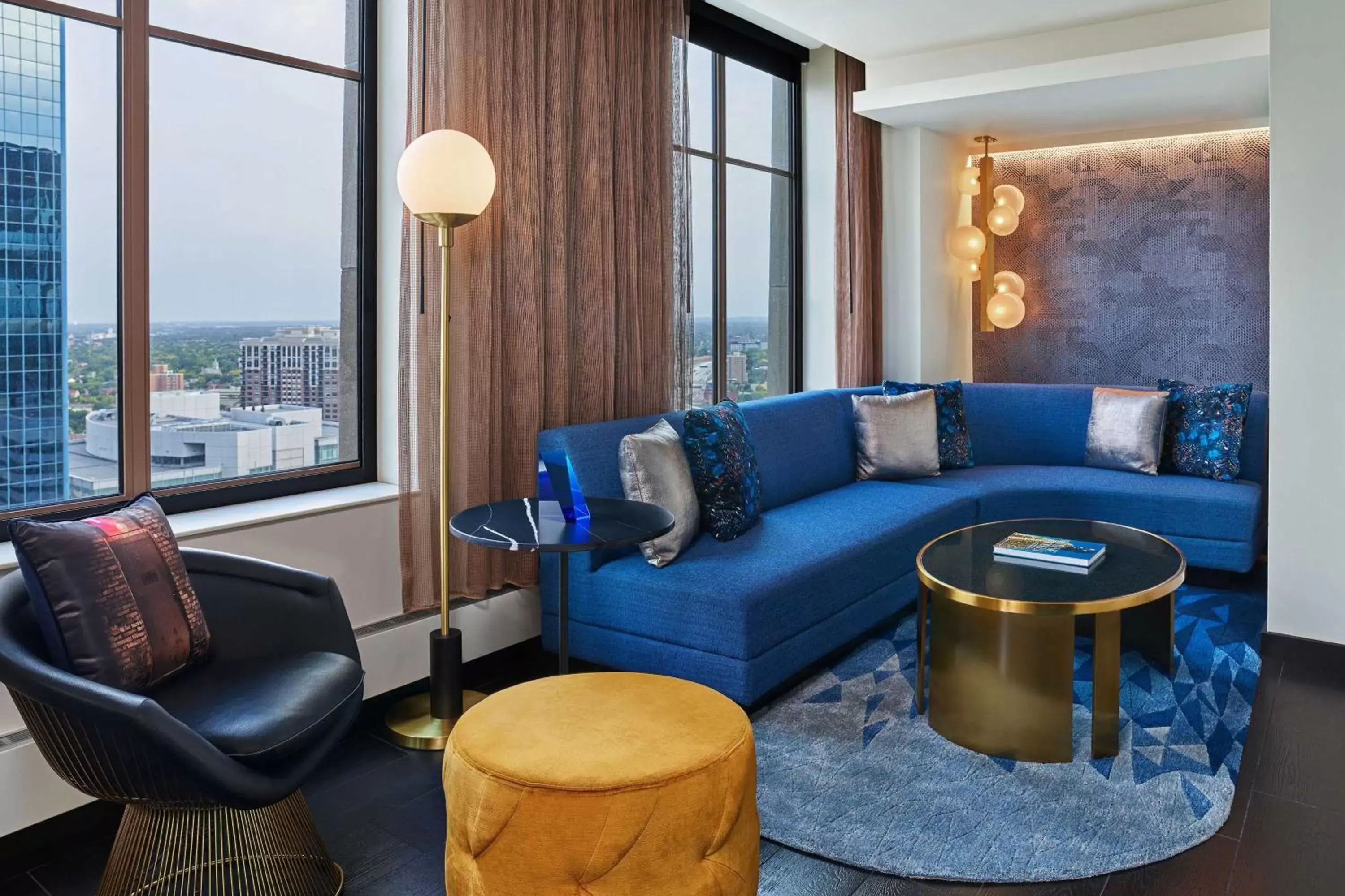 Living room, Seating Area in W Minneapolis - The Foshay