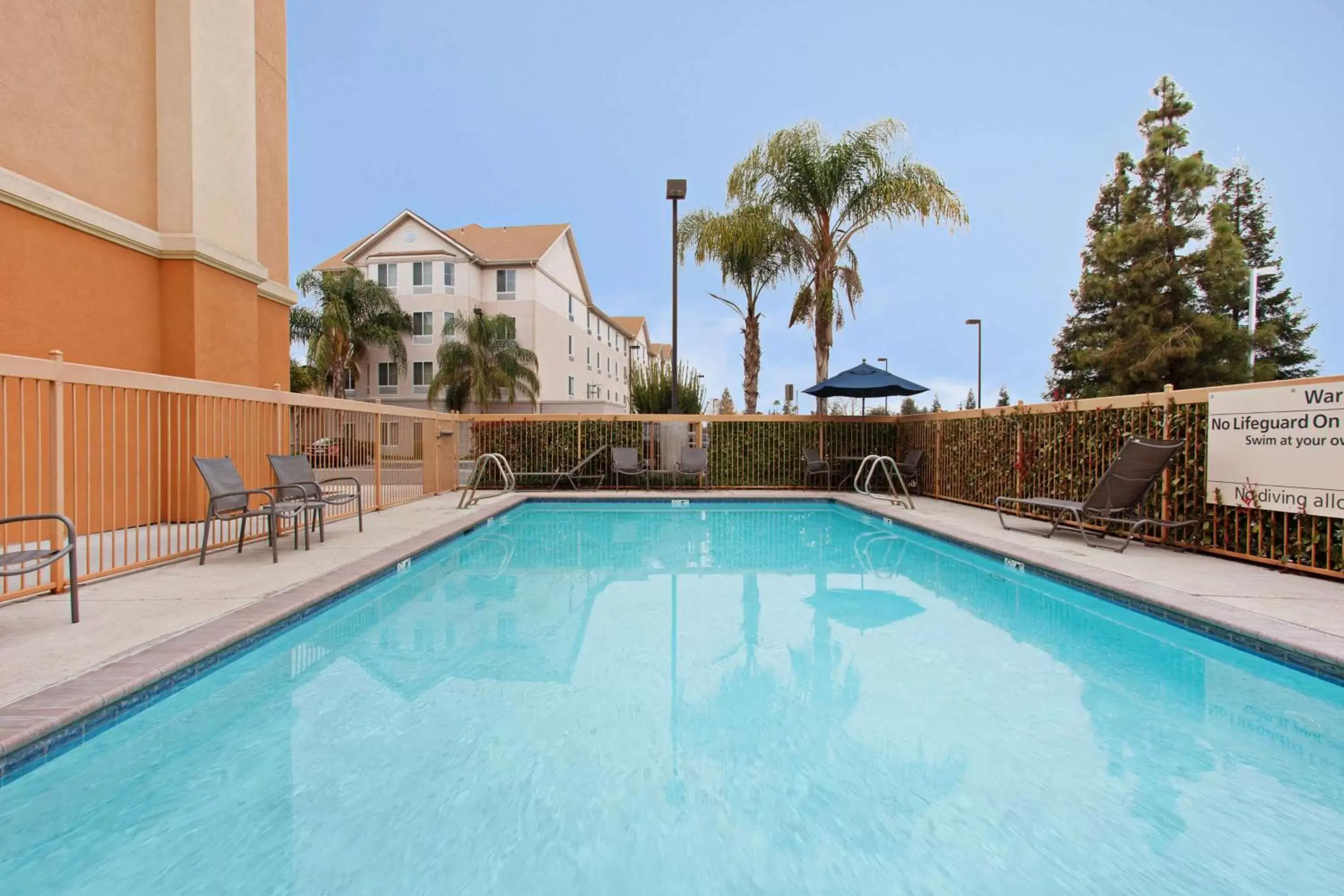 Swimming Pool in Hampton Inn & Suites Clovis Airport North