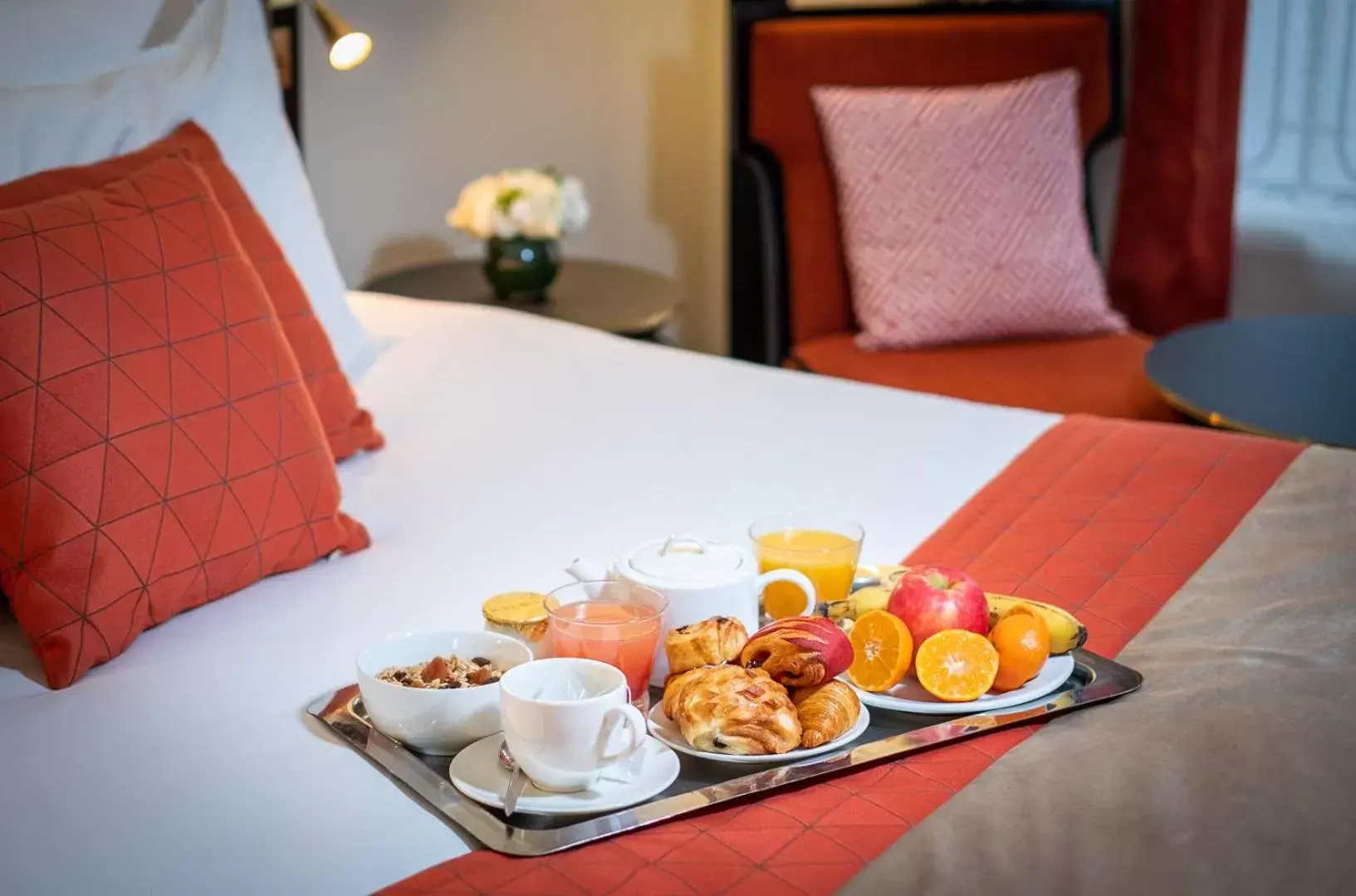 Food and drinks, Breakfast in Hôtel Le Marquis by Inwood Hotels