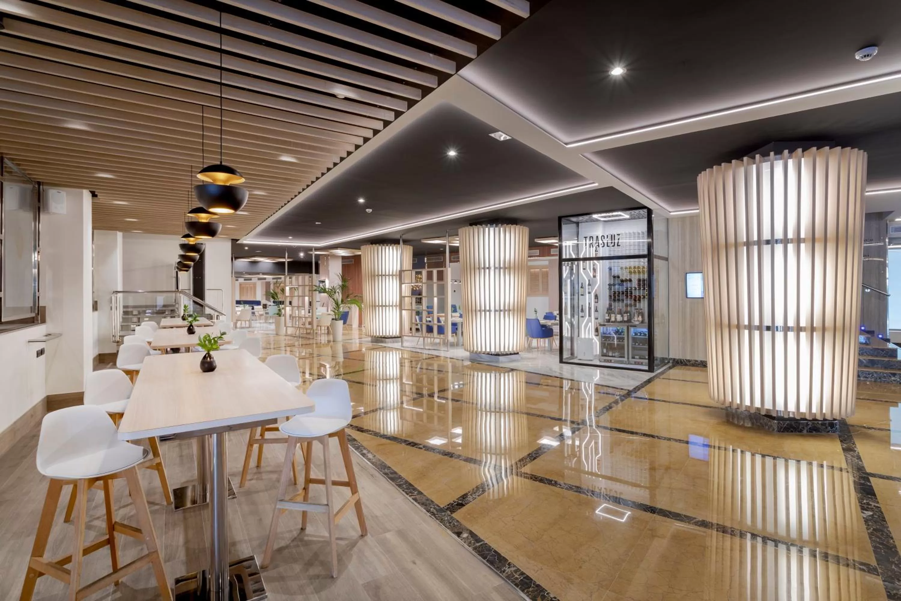 Restaurant/places to eat in Melia Alicante