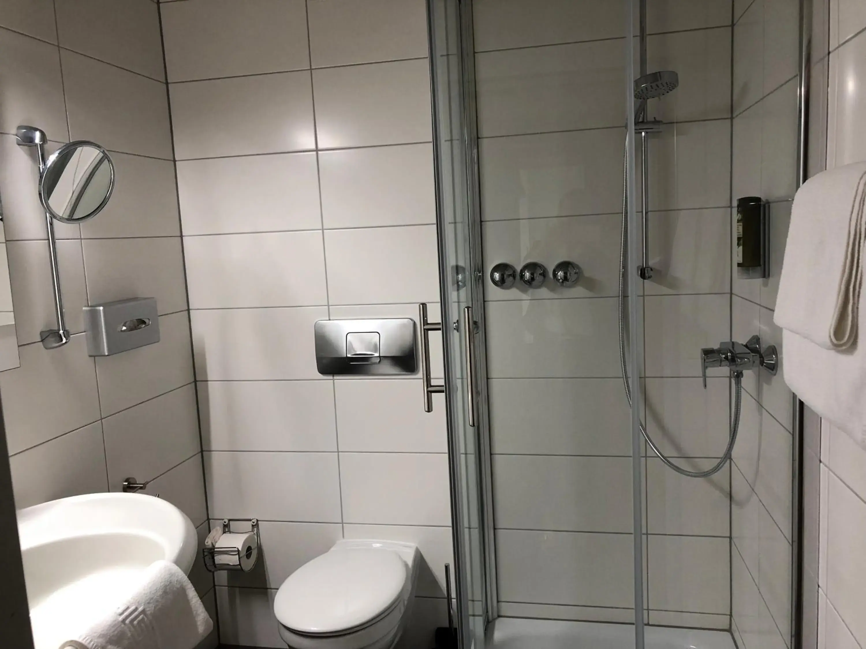 Bathroom in Hotel Engel