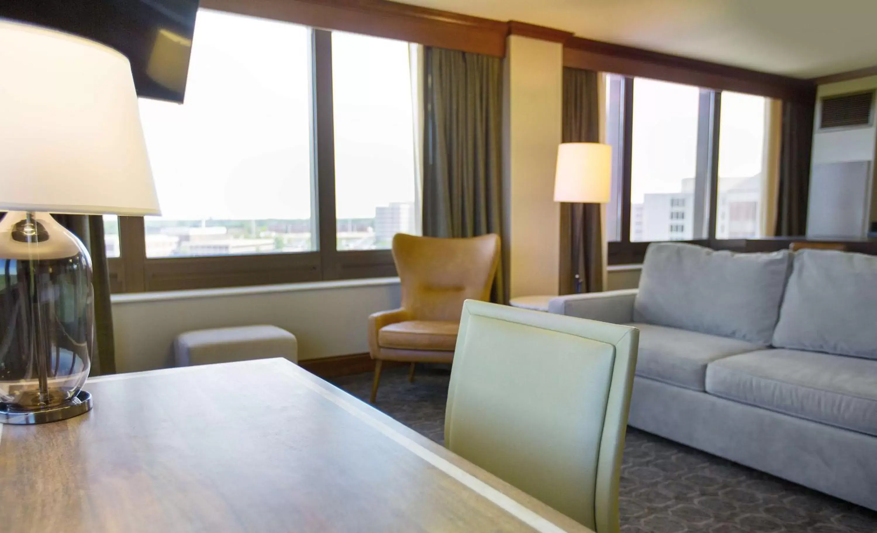 Bedroom, Seating Area in DoubleTree by Hilton Chicago - Oak Brook