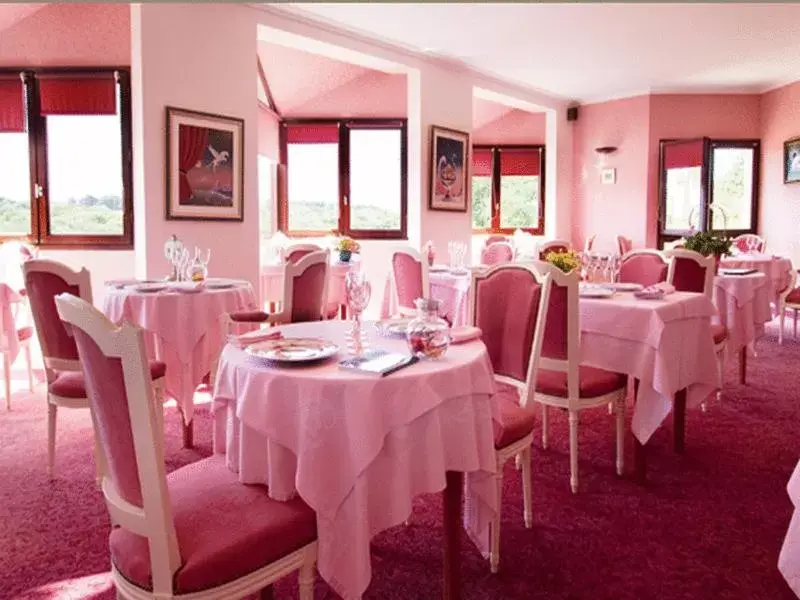 Restaurant/Places to Eat in Domaine De Kerstinec/Kerland