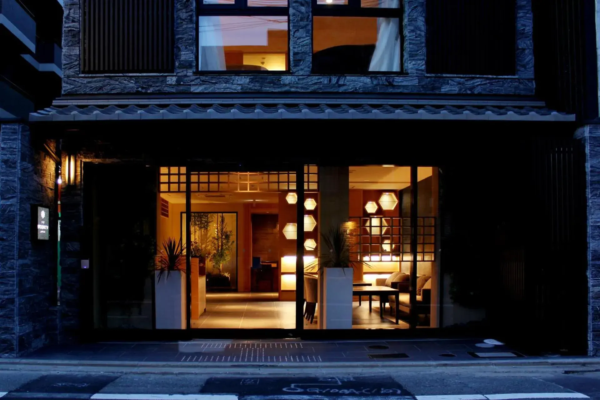 Property building in Kyoto Shinmachi Rokkaku Hotel grandereverie