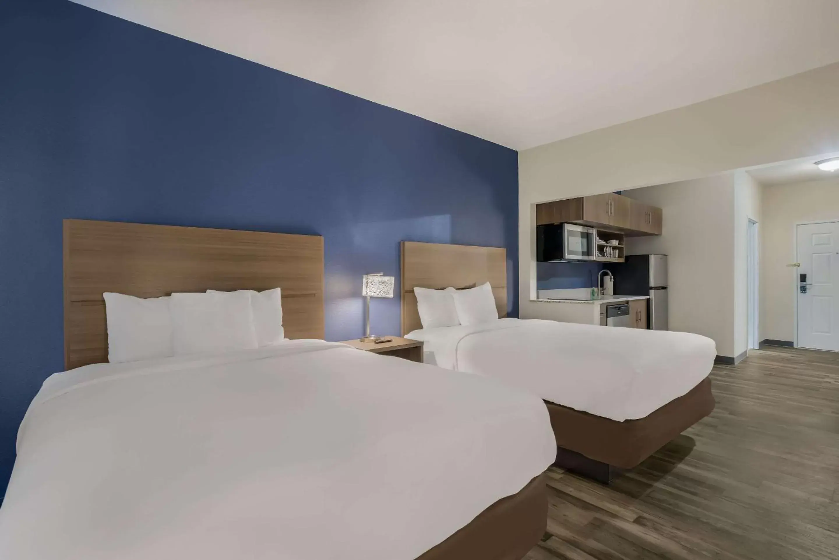 Bedroom, Bed in MainStay Suites Joliet I-80