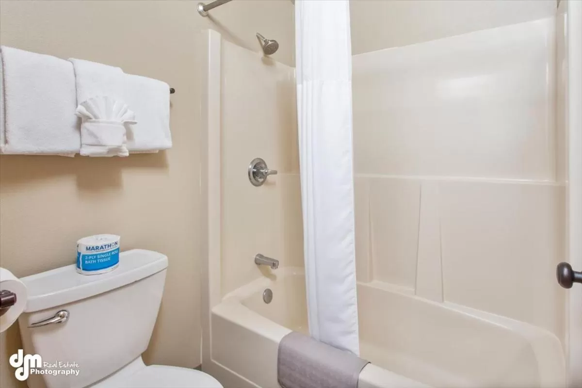 Bathroom in Kenai Airport Hotel