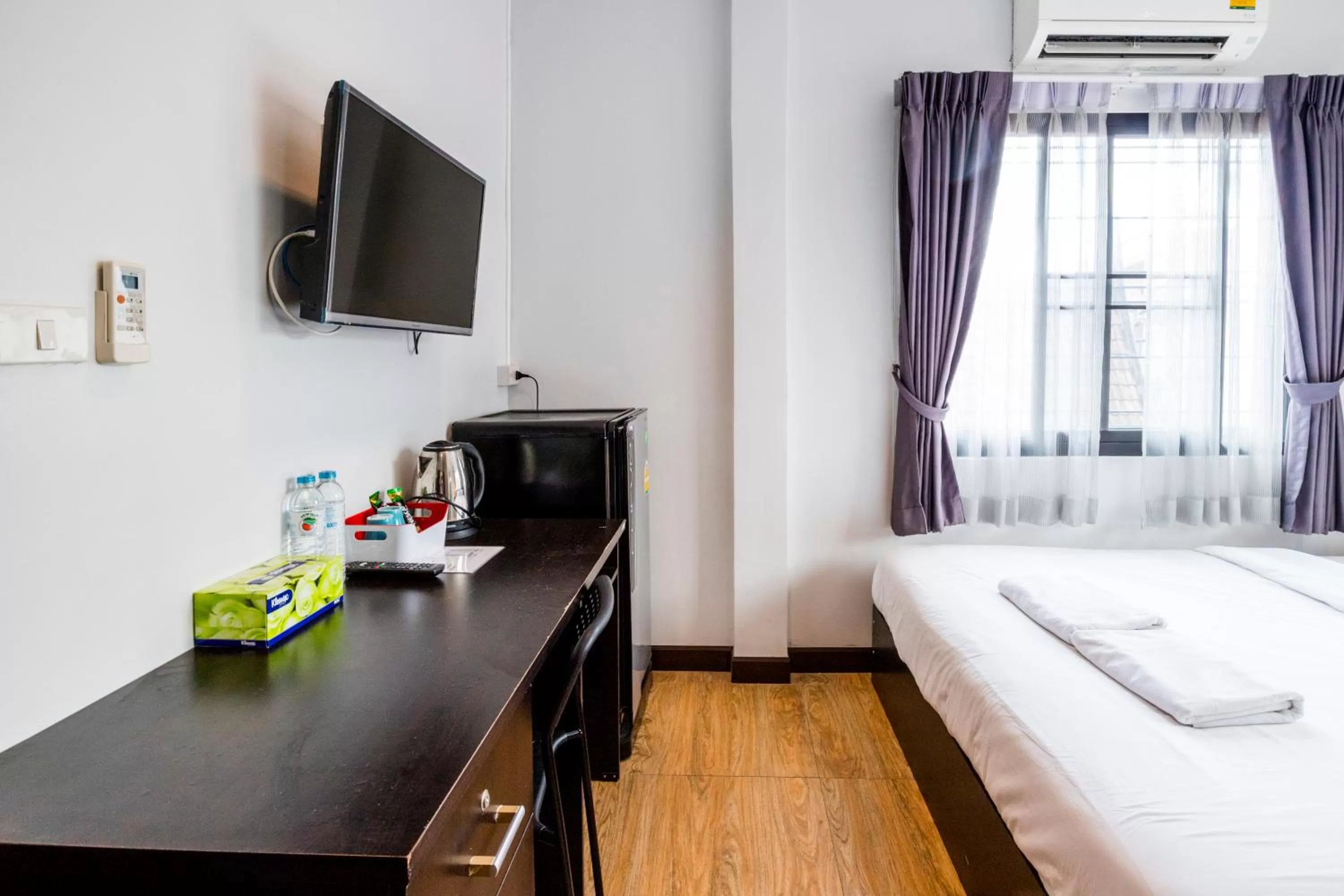 Bedroom, Bed in The Cube Sathorn Boutique Hotel เดอะ คิวบ์ สาทร บูติค โฮเทล Near BTS Surasak