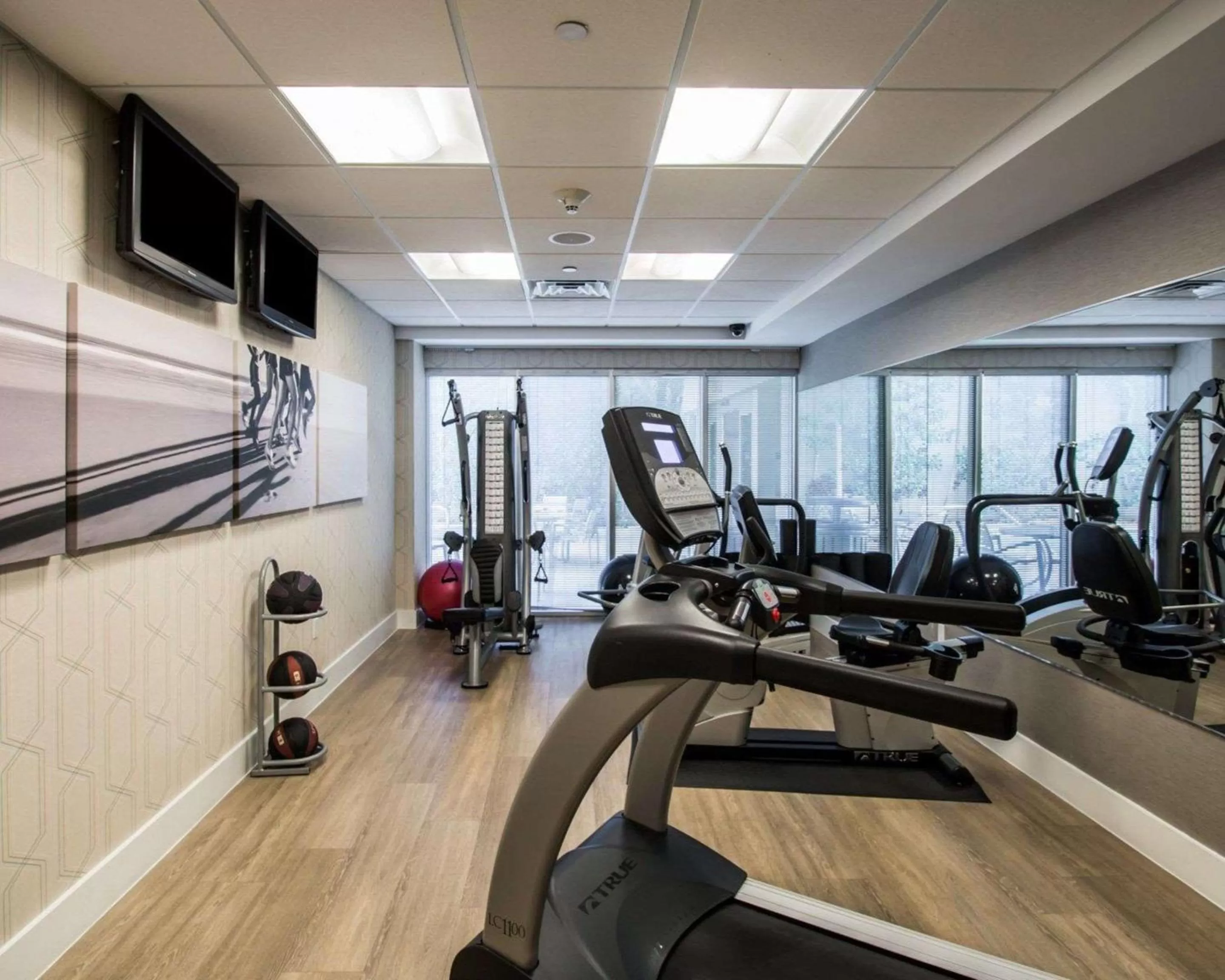 Fitness centre/facilities in Comfort Suites Miami Airport North