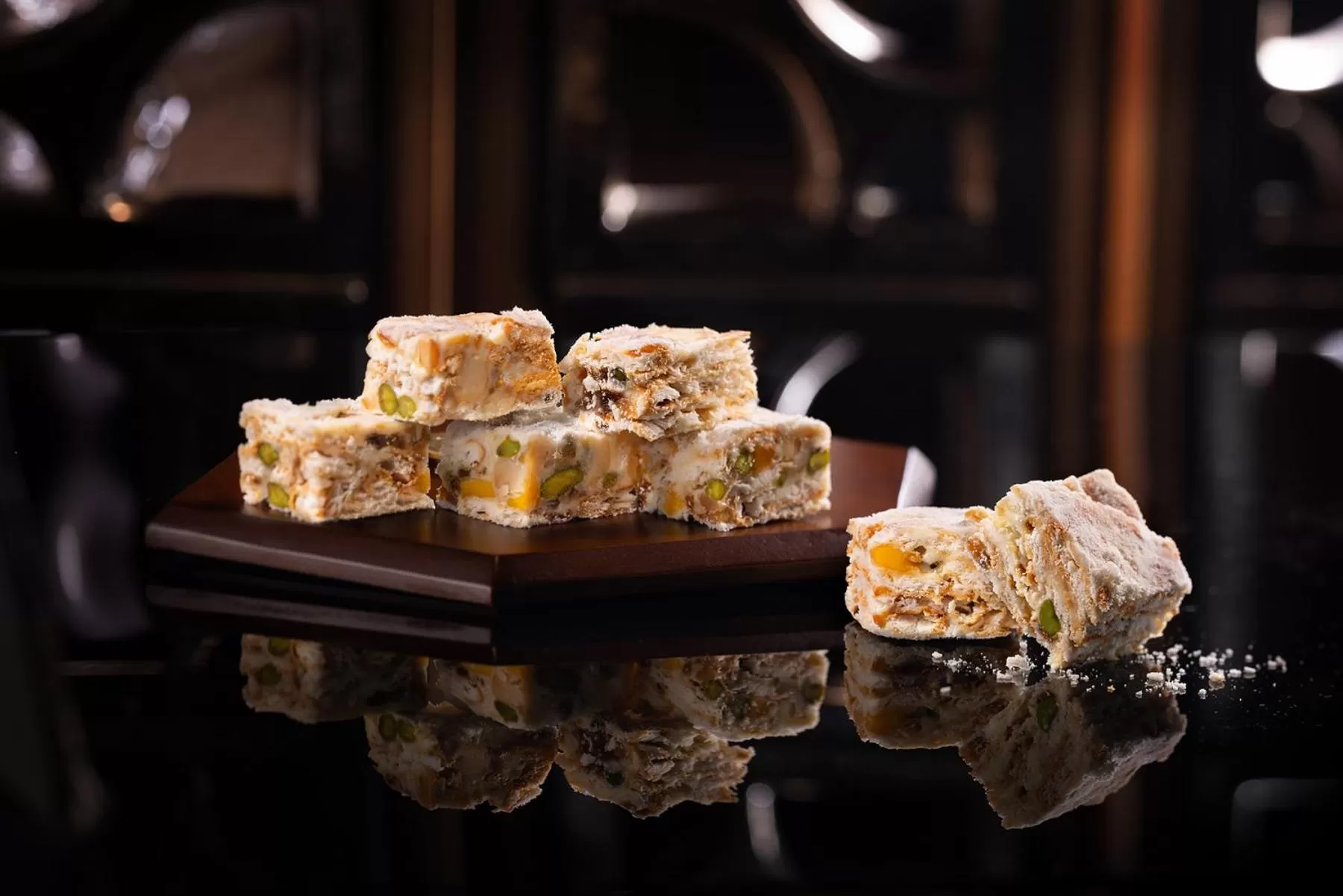 Restaurant/places to eat in Oasis Aurum 181 Hotel