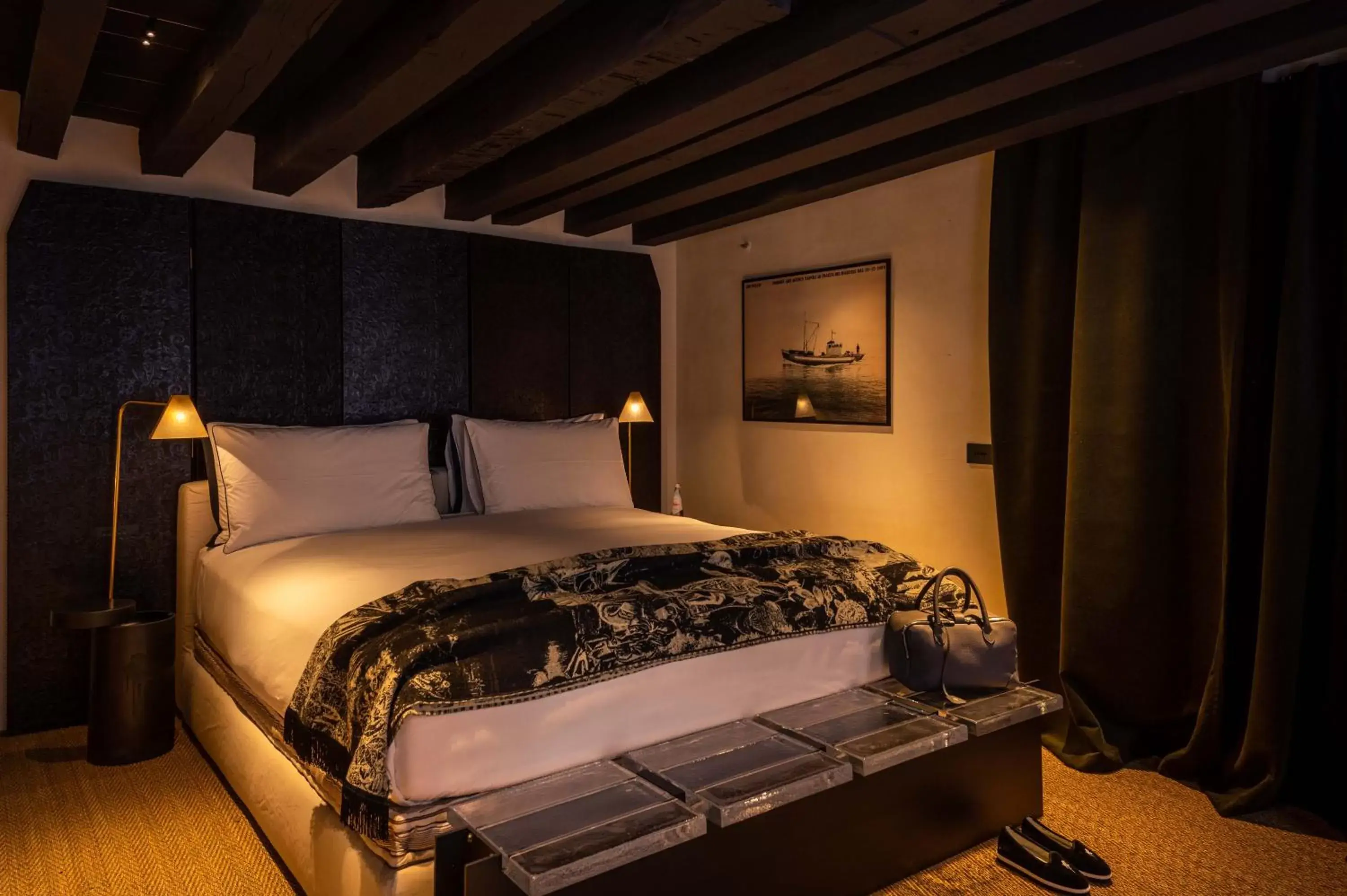 Bedroom, Bed in The Venice Venice Hotel