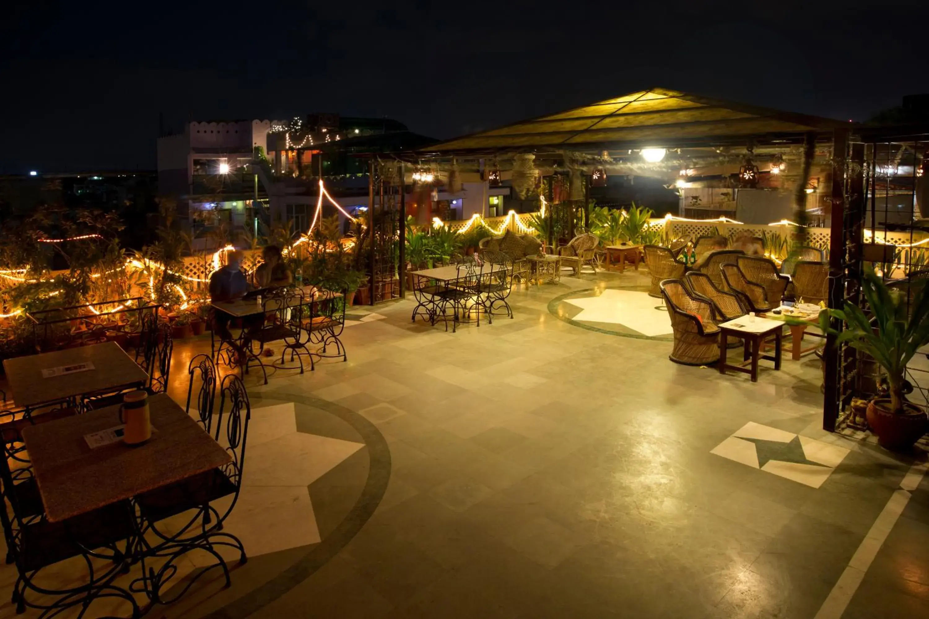 Restaurant/Places to Eat in Hotel Kalyan
