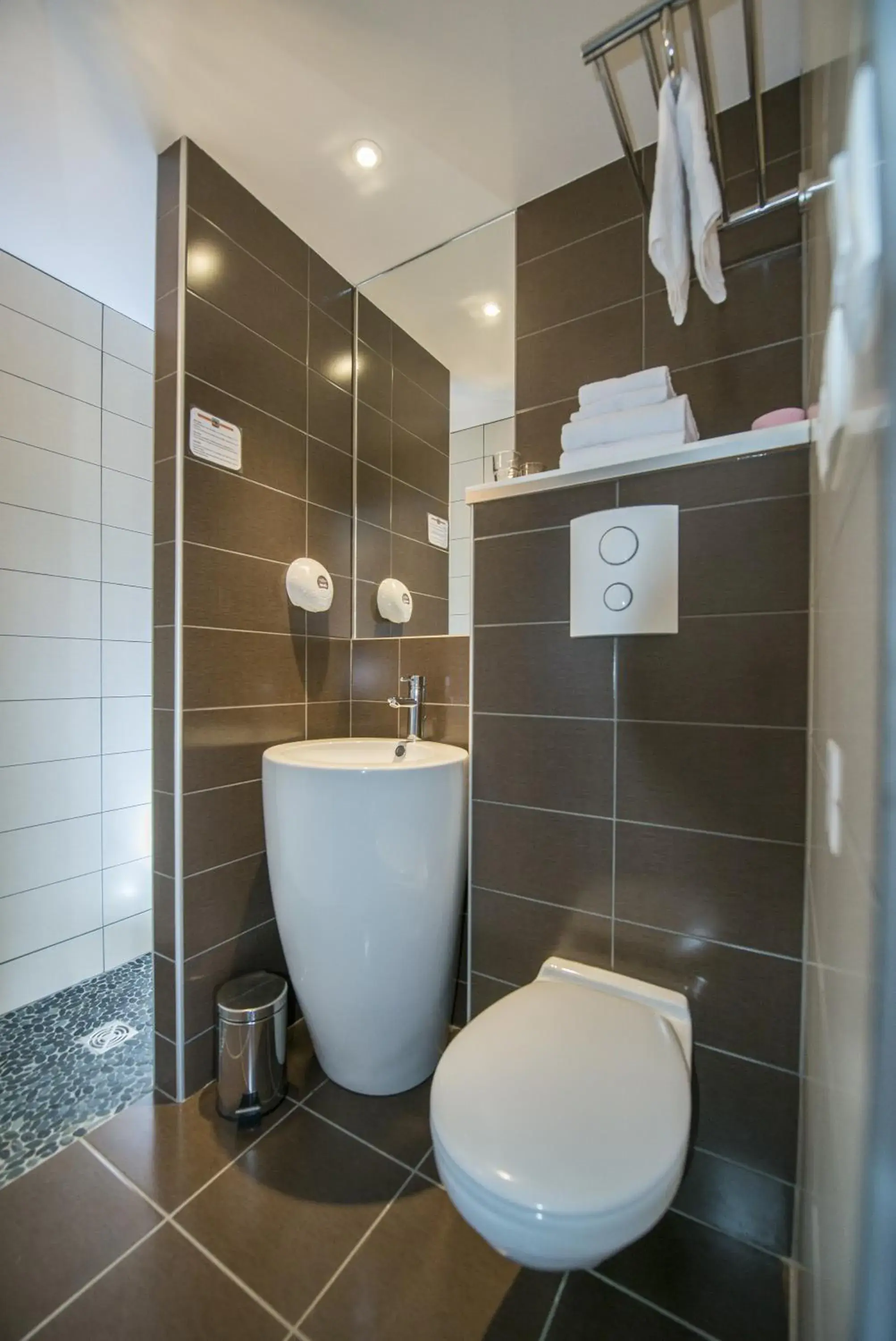 Bathroom in Hôtel des Capucins