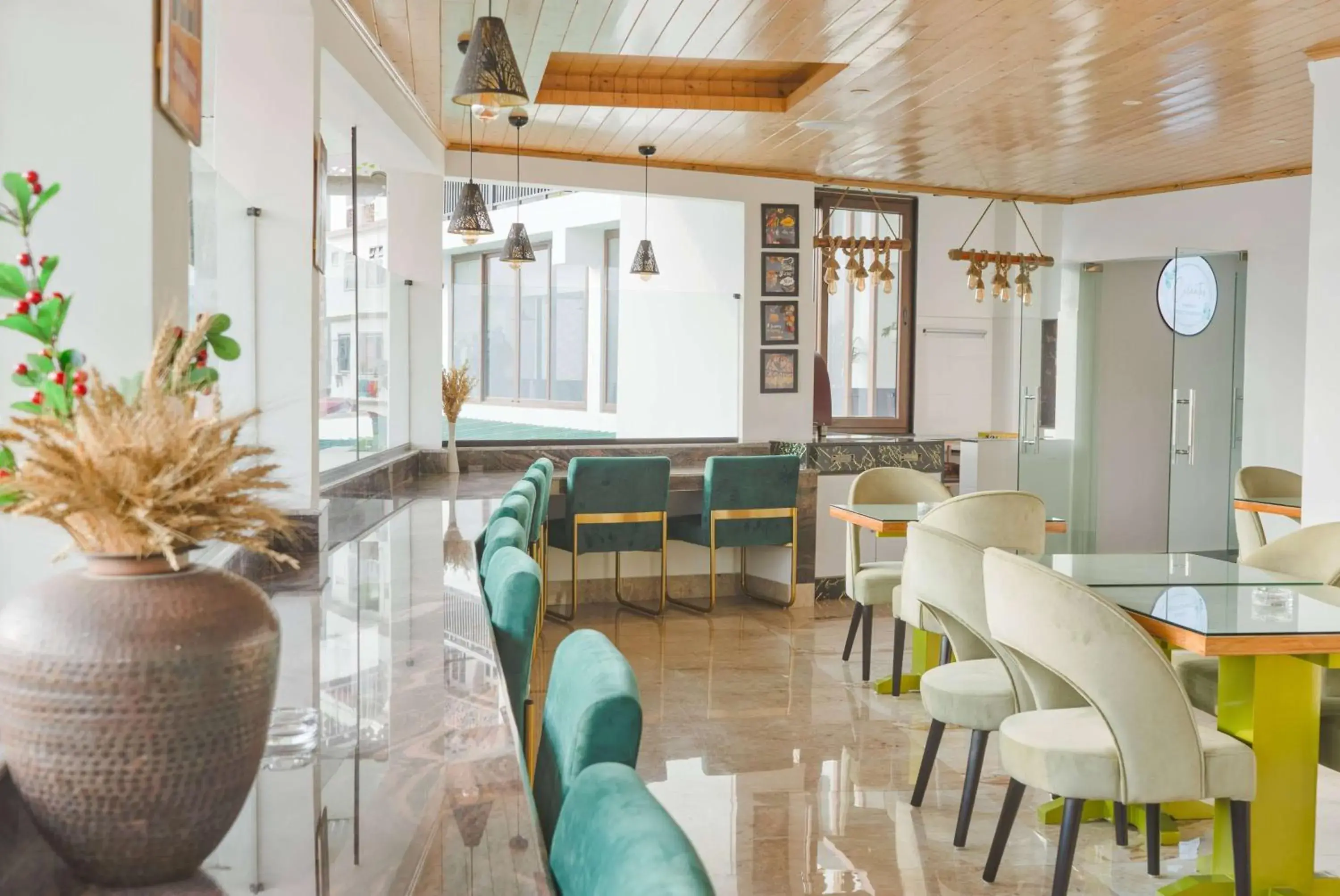 Lobby or reception, Lounge/Bar in Days Inn by Wyndham Gangtok Tadong