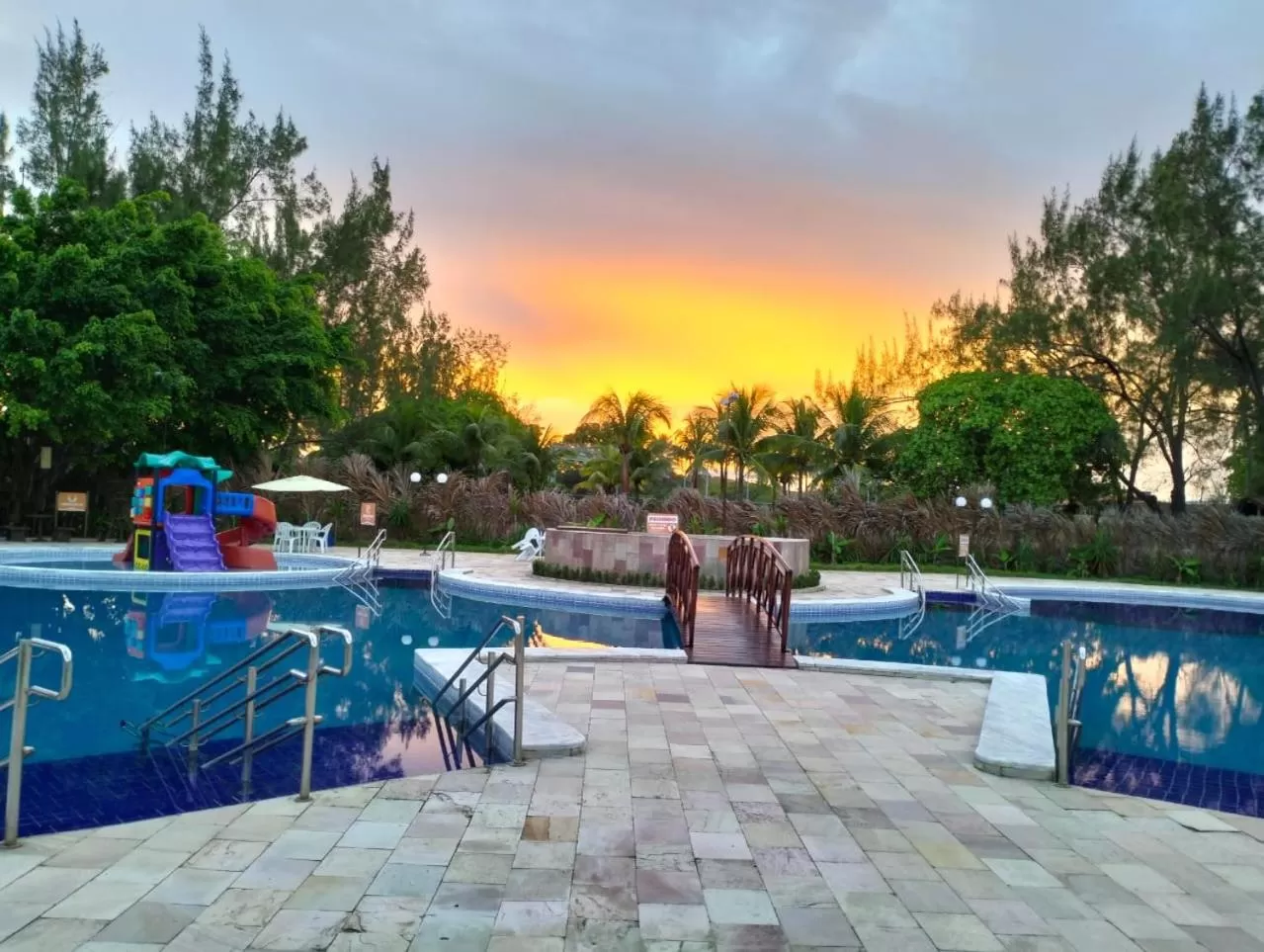Swimming pool in Arena Carneiros Hotel by AFT