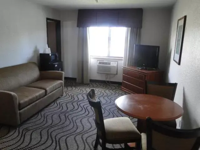 TV and multimedia, Lounge/Bar in Oscoda Lakeside Hotel