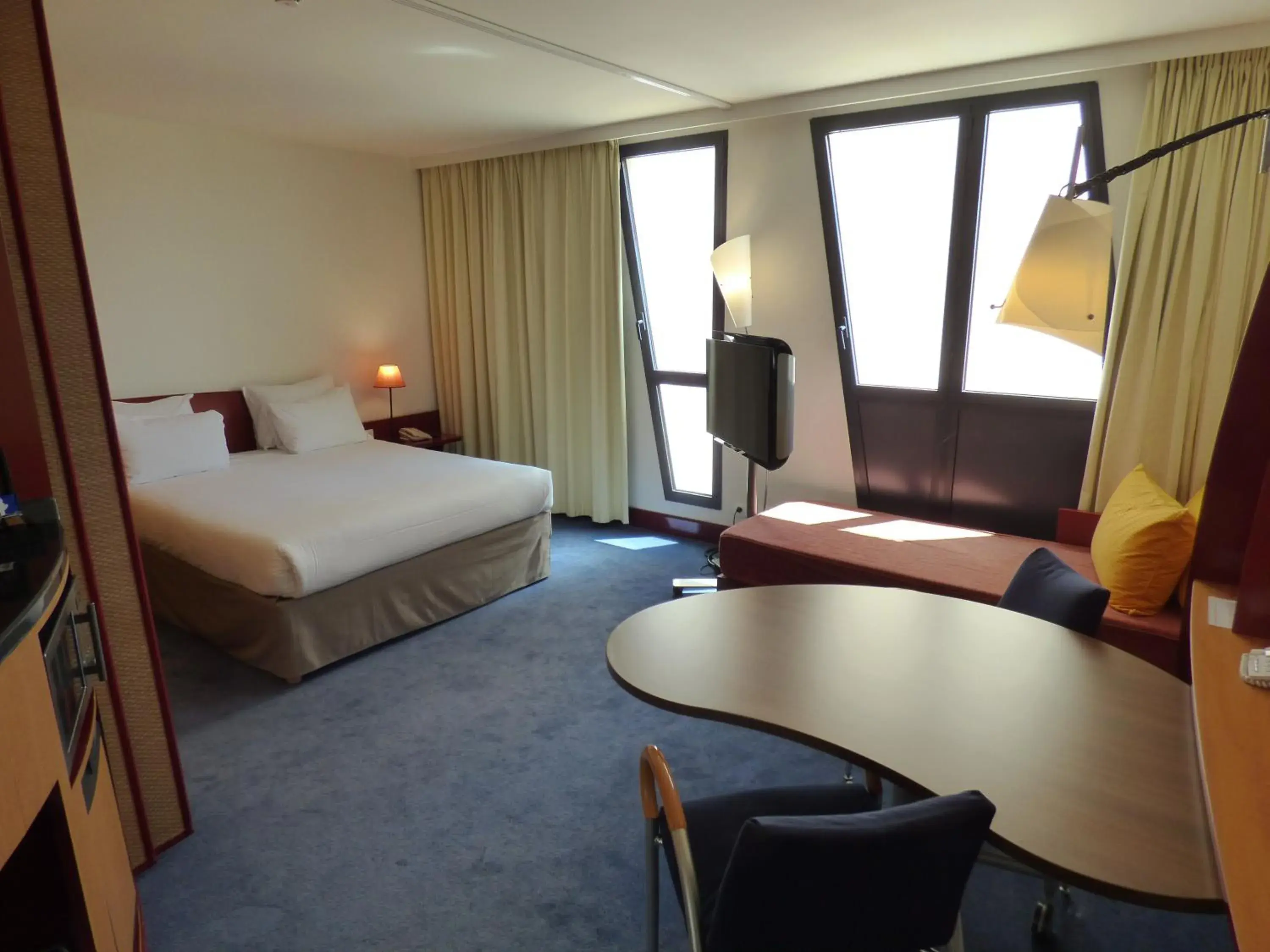 Photo of the whole room in Novotel Suites Marseille Centre Euromed