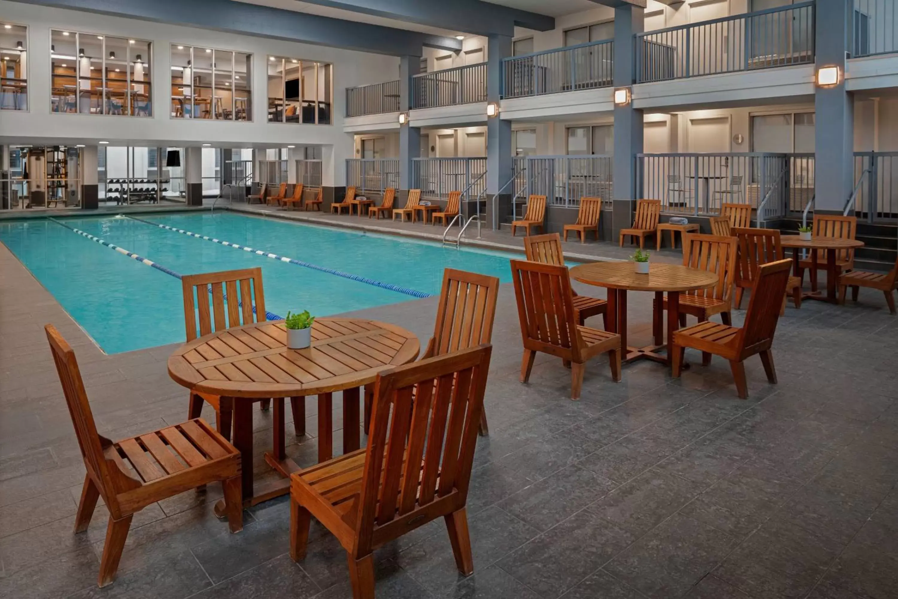 Swimming Pool in Renaissance Minneapolis Bloomington Hotel