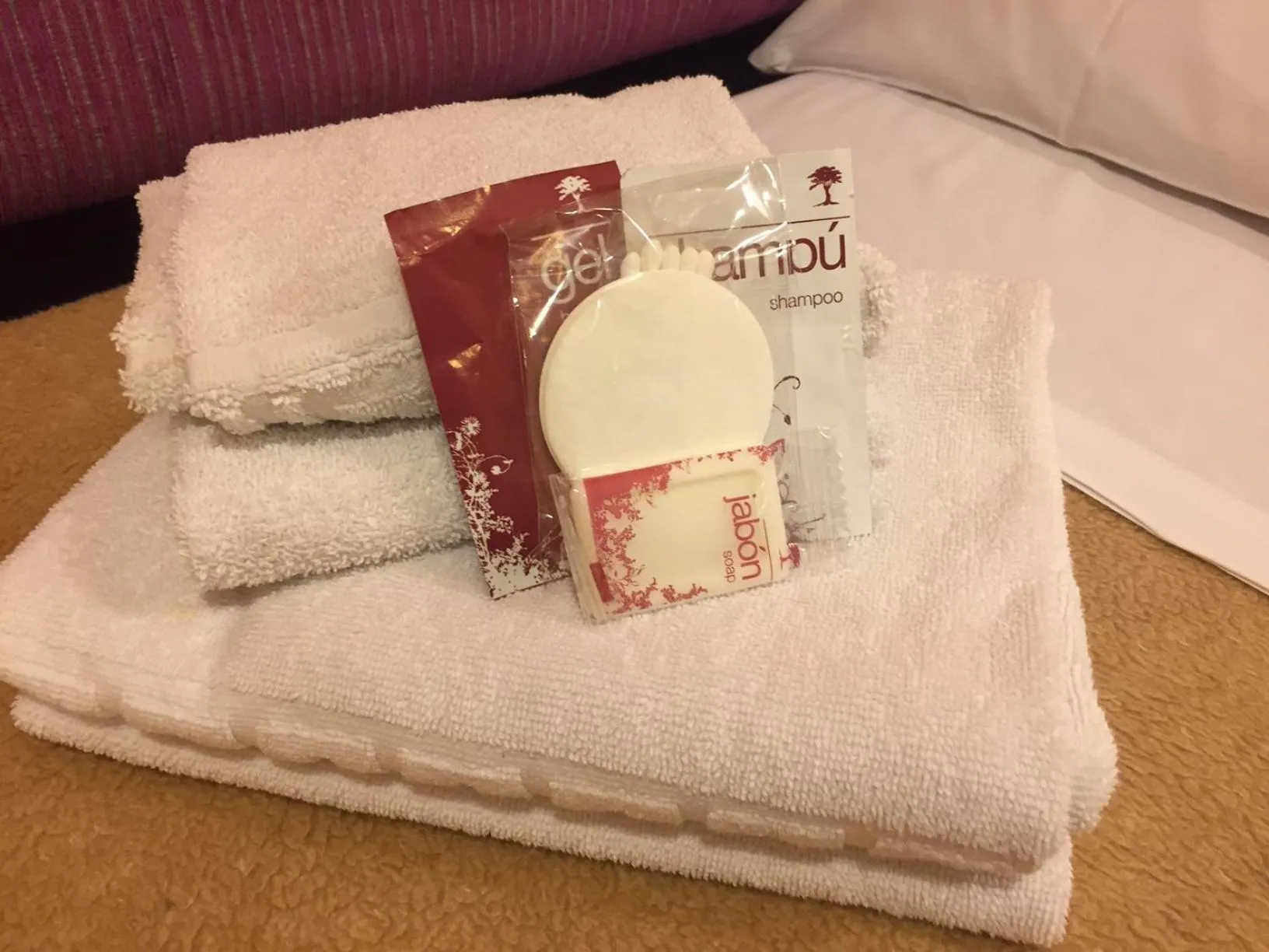 Bathroom, Bed in Hotel Cantón