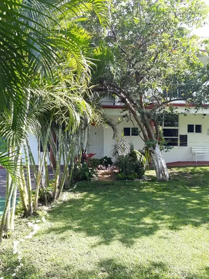 Property Building in Hotel Quinta Paraiso