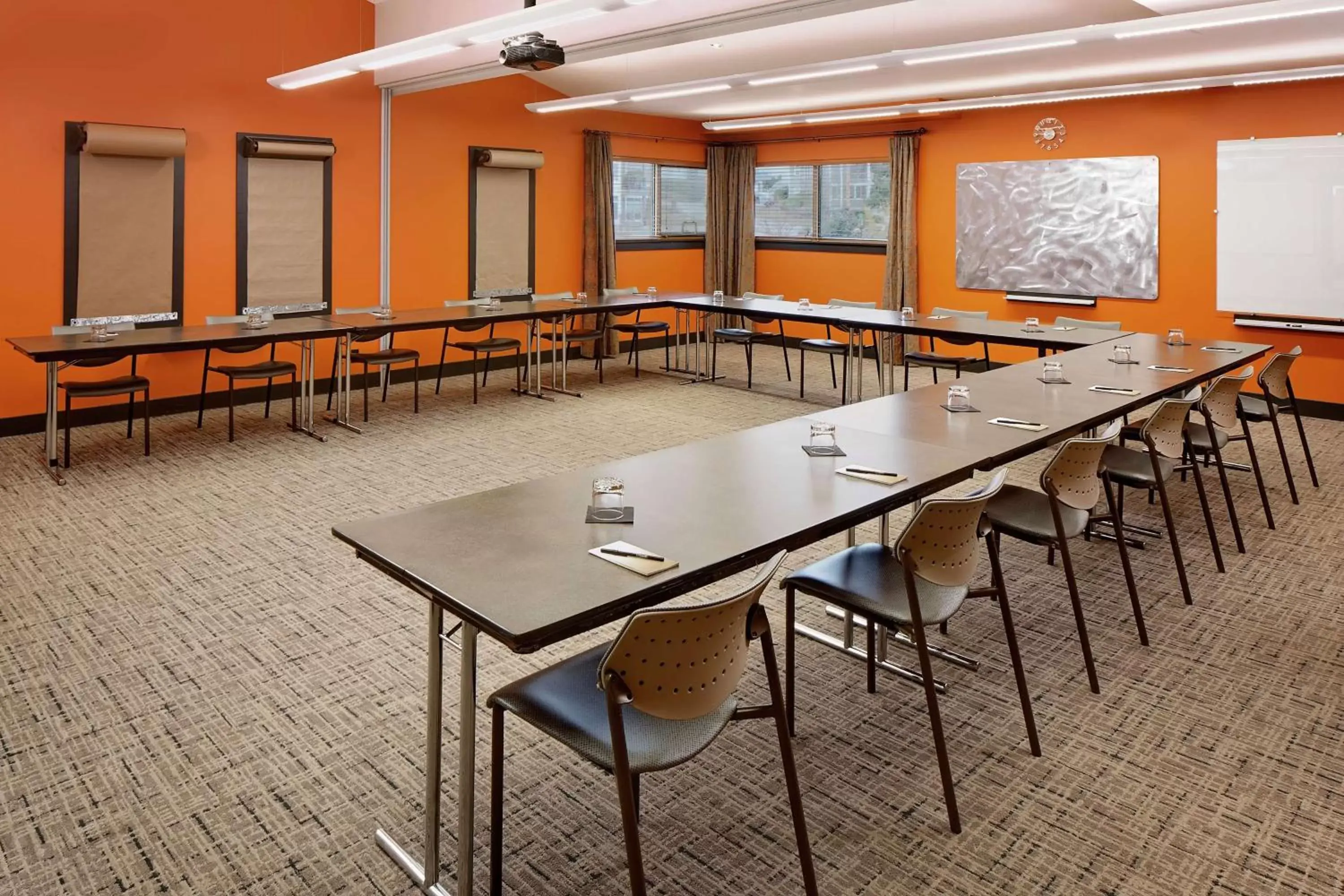 Meeting/conference room in Chrysalis Inn & Spa Bellingham, Curio Collection by Hilton