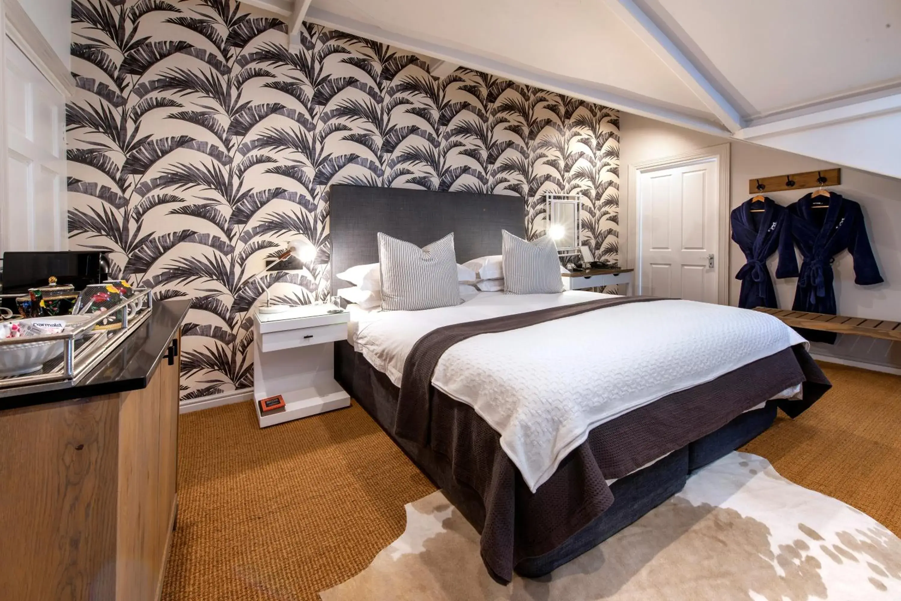 Shower, Bed in Blackheath Lodge by The Oyster Collection