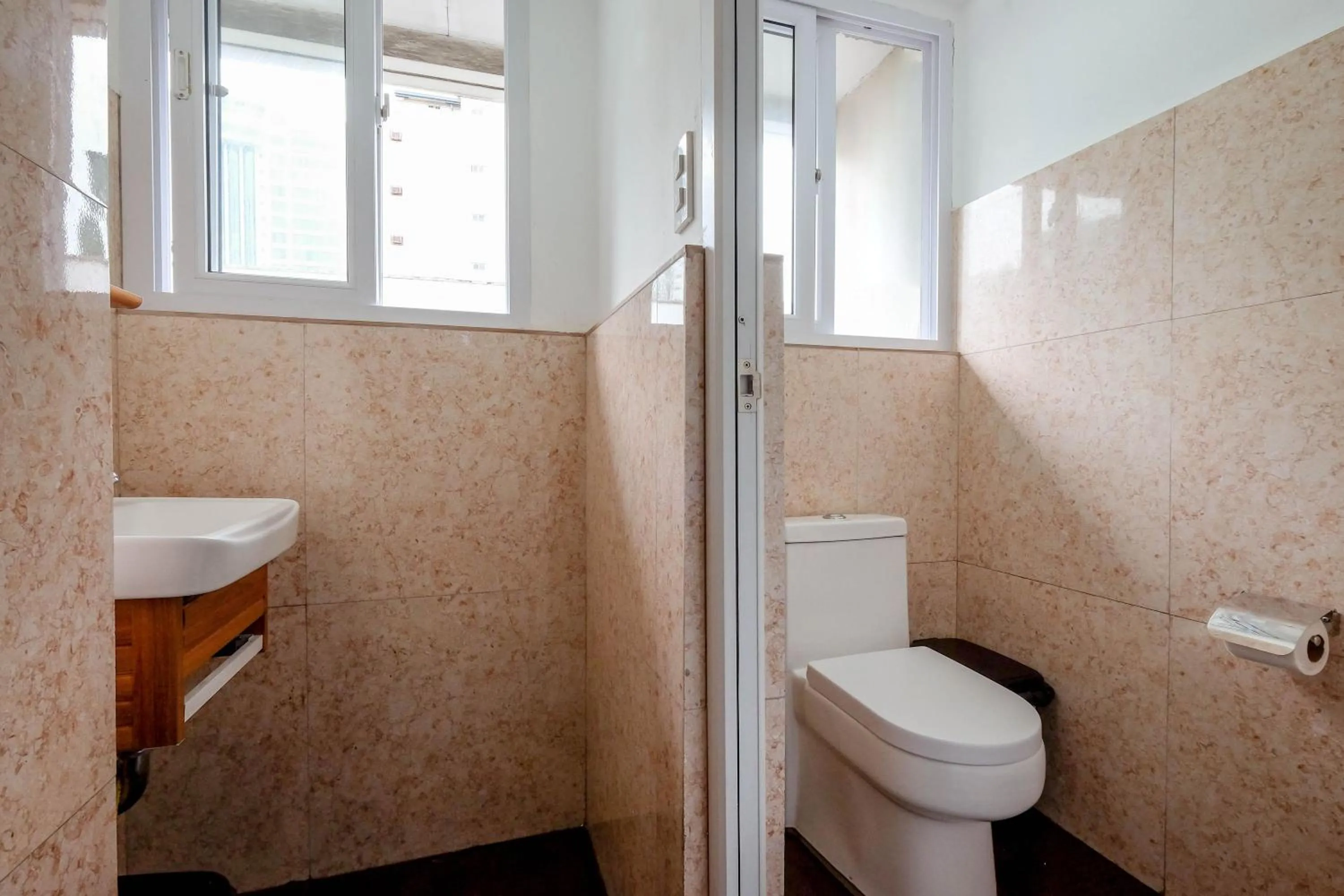 Bathroom in Stay Malate (Wanderers Guest House)