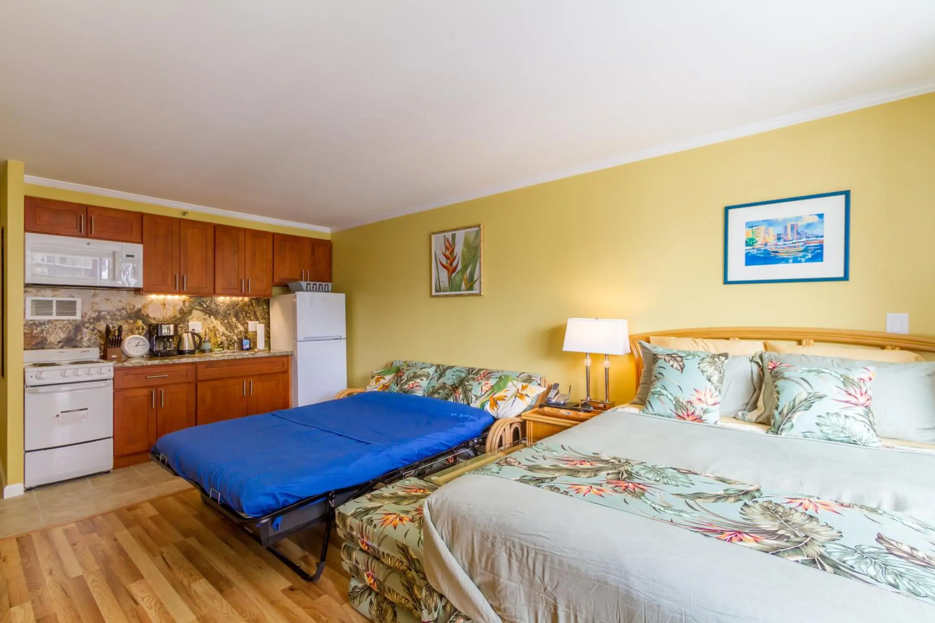 Bed in Tropical Studios at Marine Surf Waikiki - FREE PARKING - BEST LOCATION - FULL KITCHEN - SWIMMING POOL