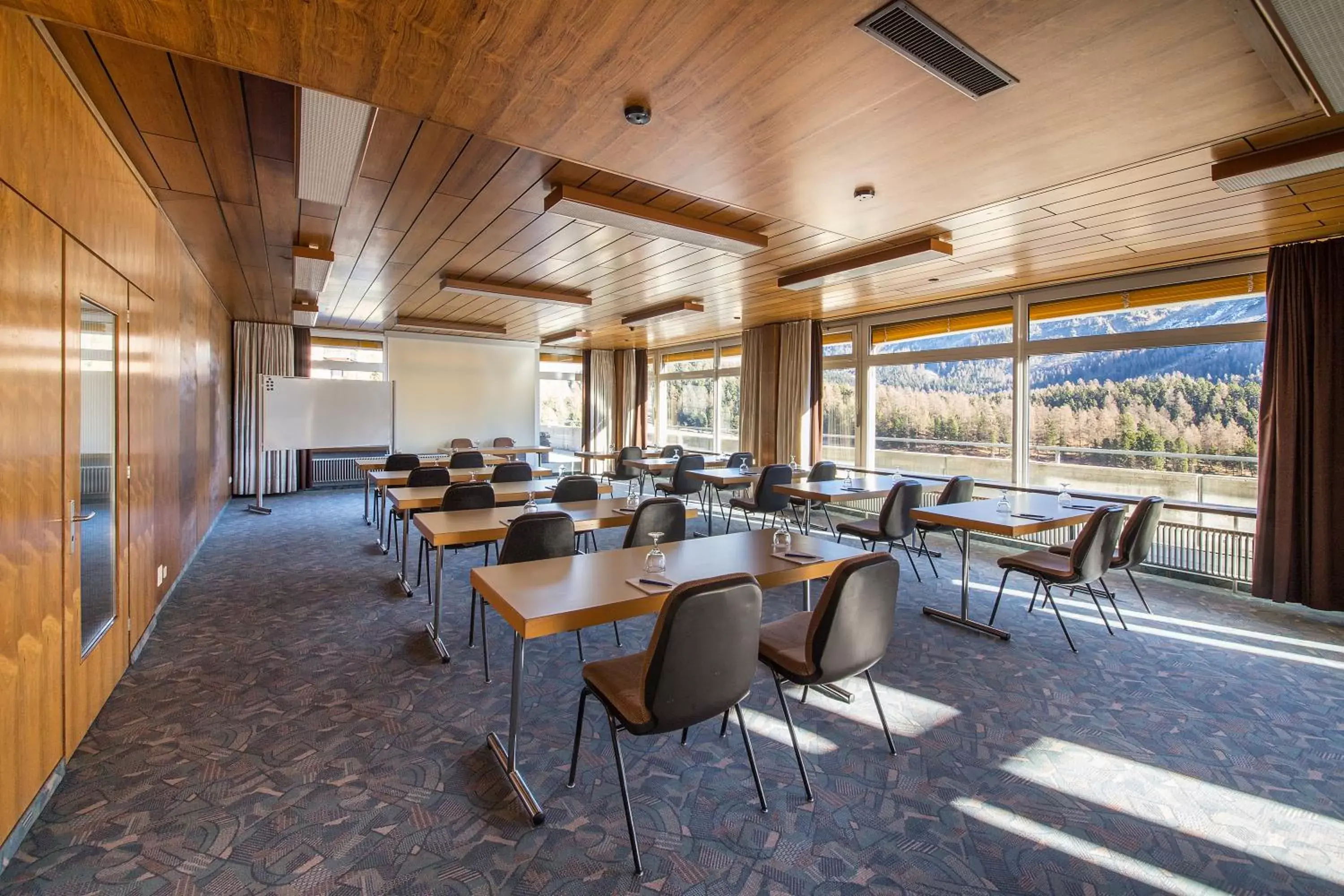 Meeting/conference room, Restaurant/Places to Eat in Hotel Europa St. Moritz