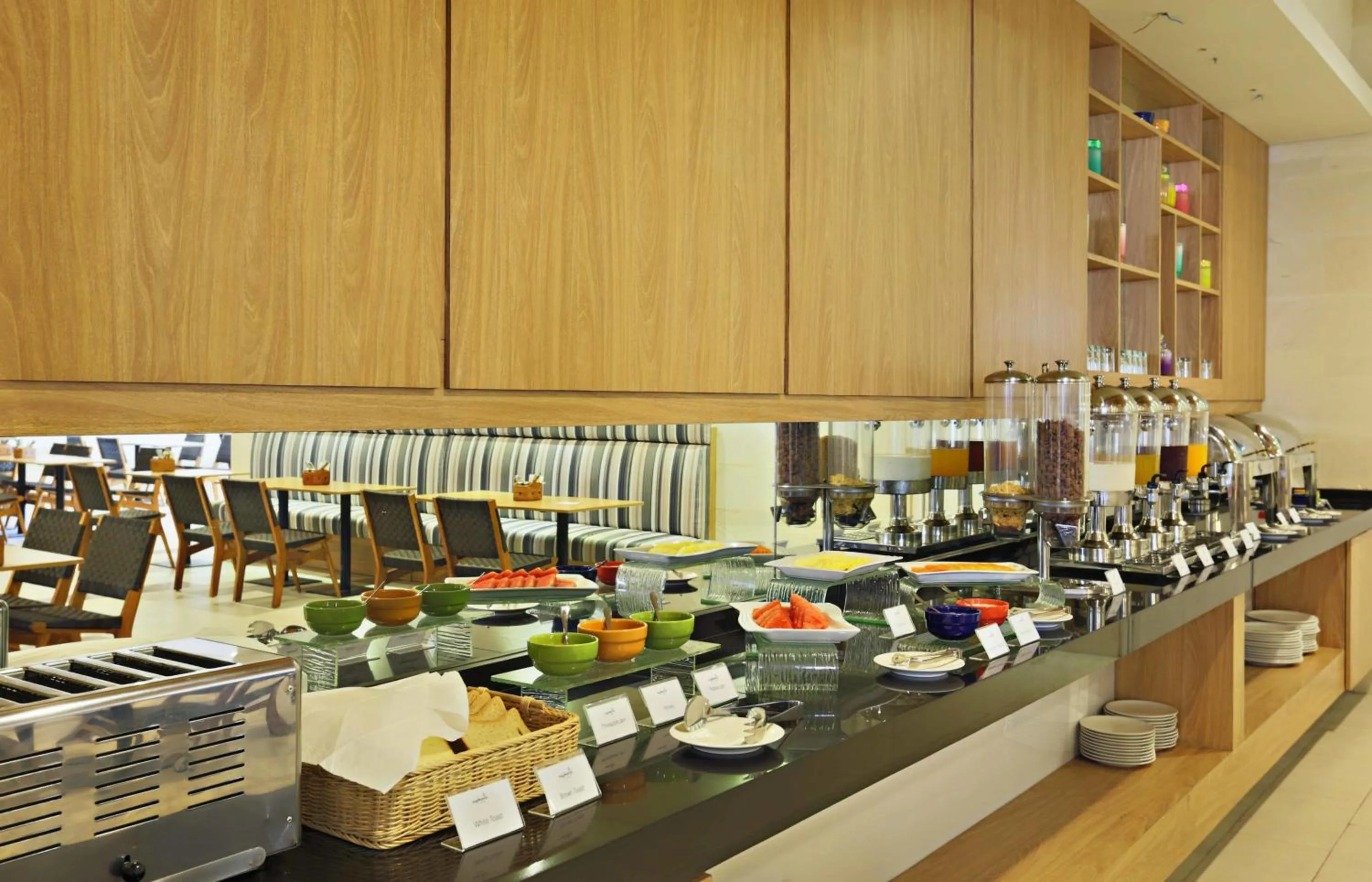 Restaurant/places to eat in Euphoria Hotel