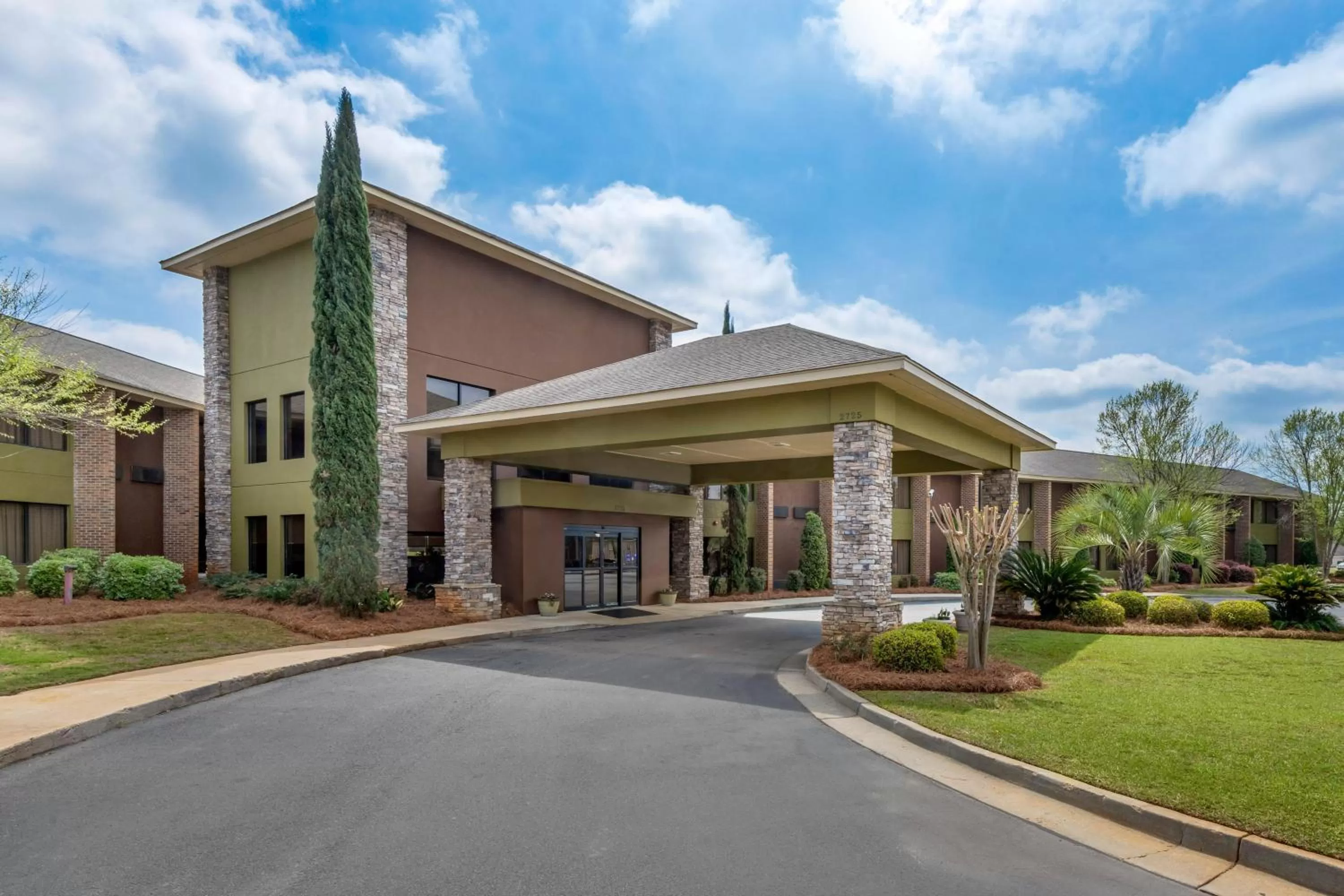 Property building in Comfort Inn Warner Robins - Robins Air Force Base Area