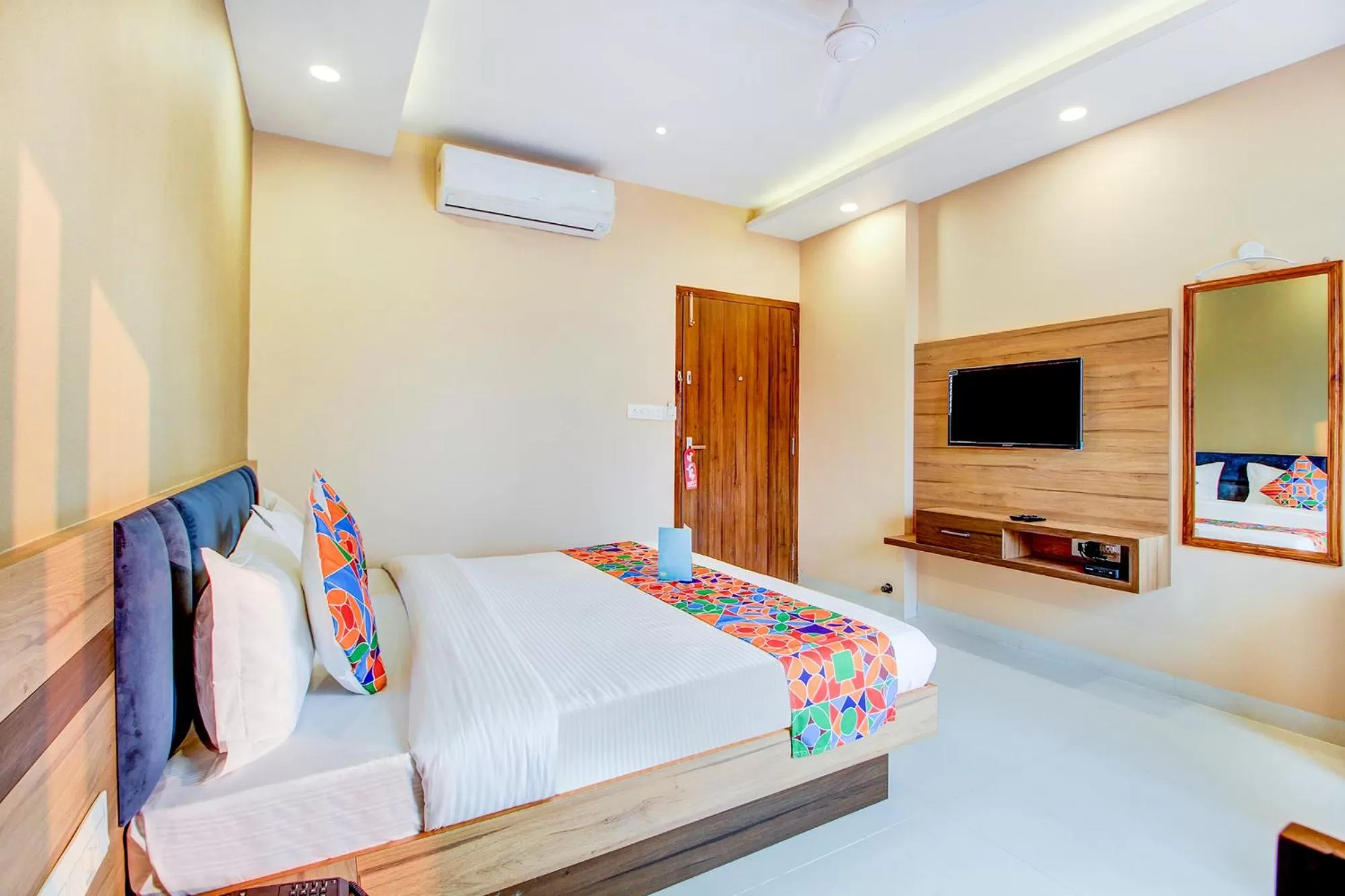 Bedroom, Bed in FabHotel 7th Crossing Malviya Nagar