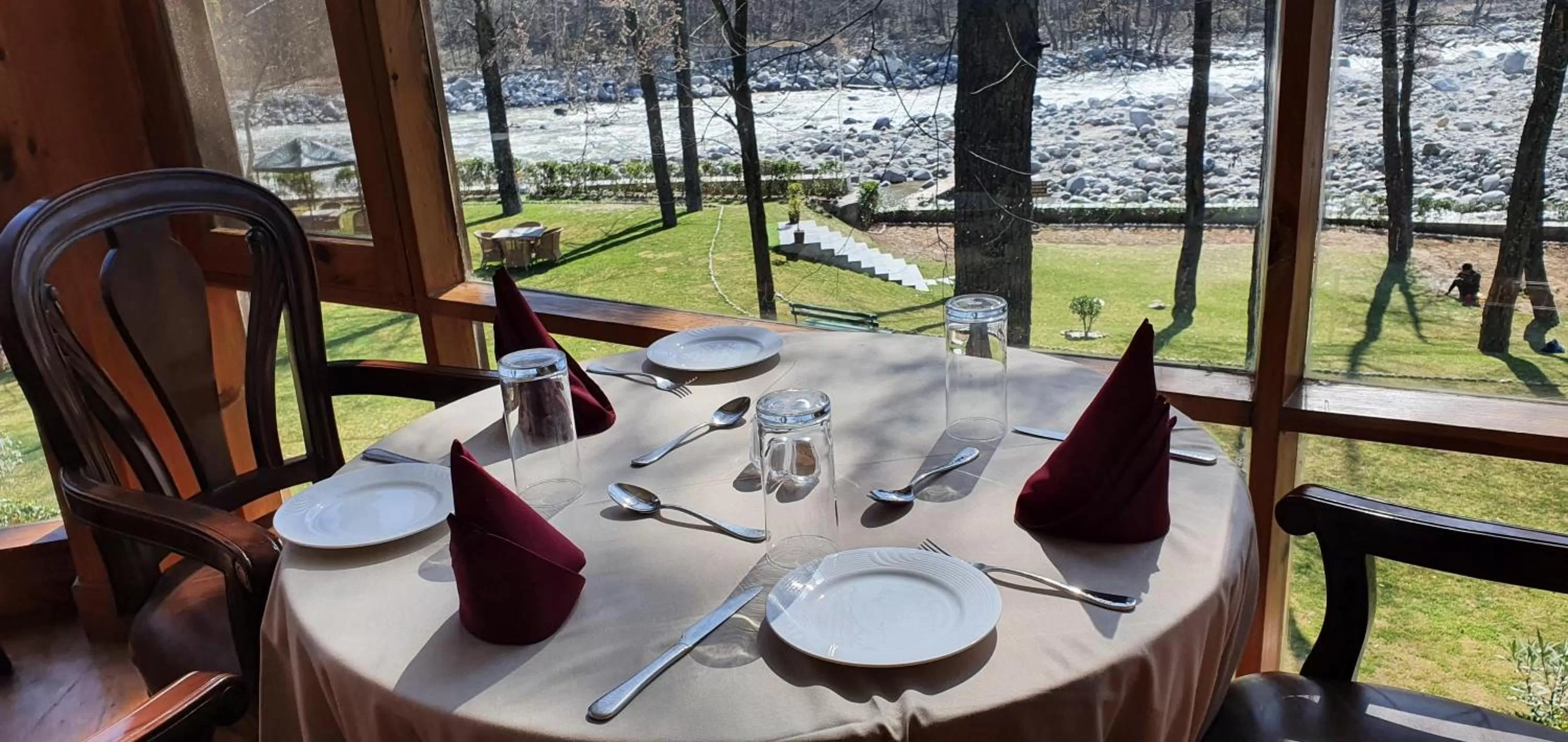 Restaurant/places to eat in Span Resort and Spa, Manali