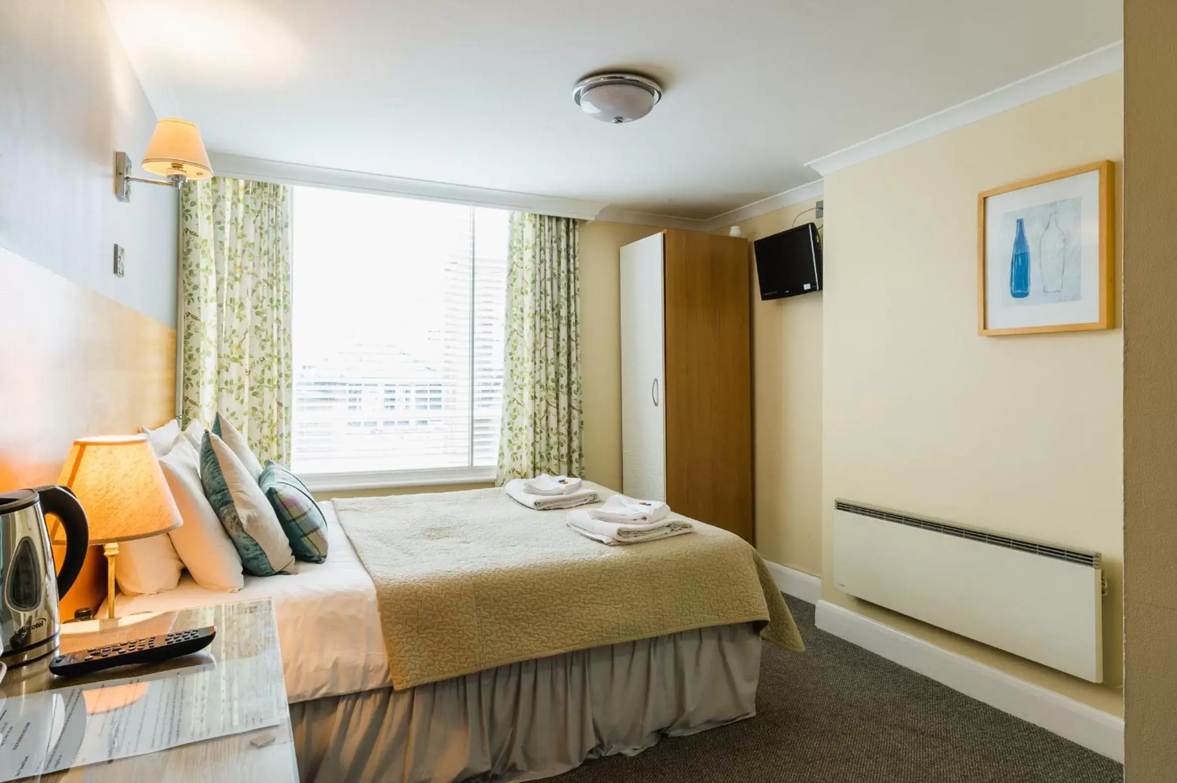 Bedroom, Bed in George Oxford Hotel Bedroom, Bed in George Oxford Hotel