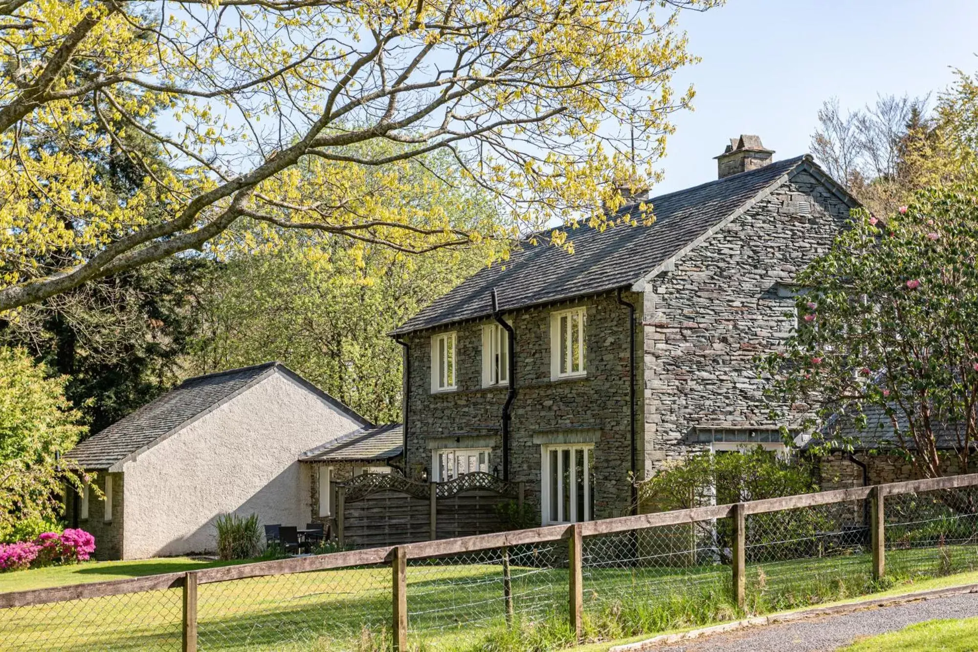 Property Building in Windermere Manor Hotel