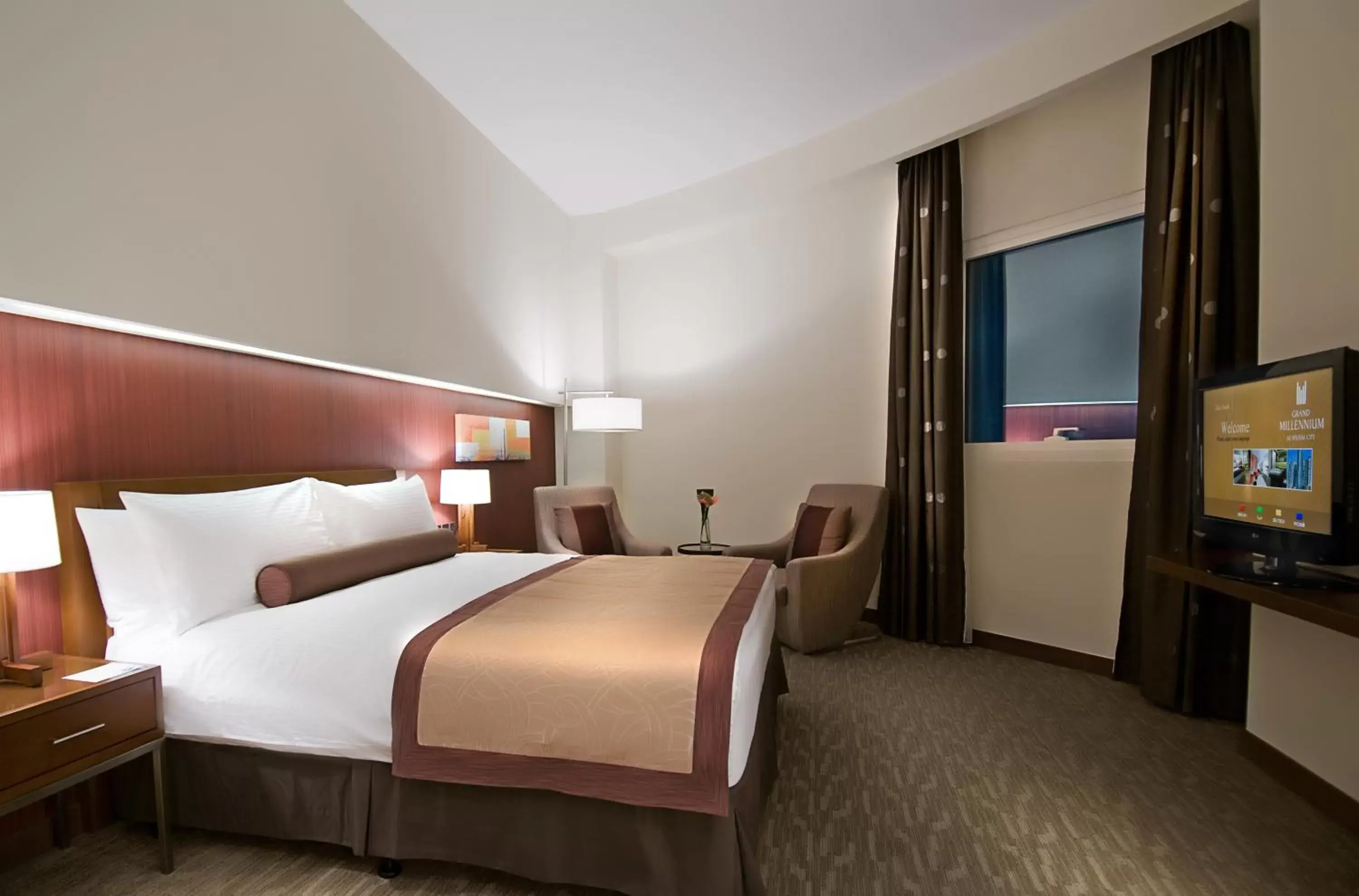 Bedroom, Room Photo in Grand Millennium Al Wahda Hotel and Executive Apartments Abu Dhabi