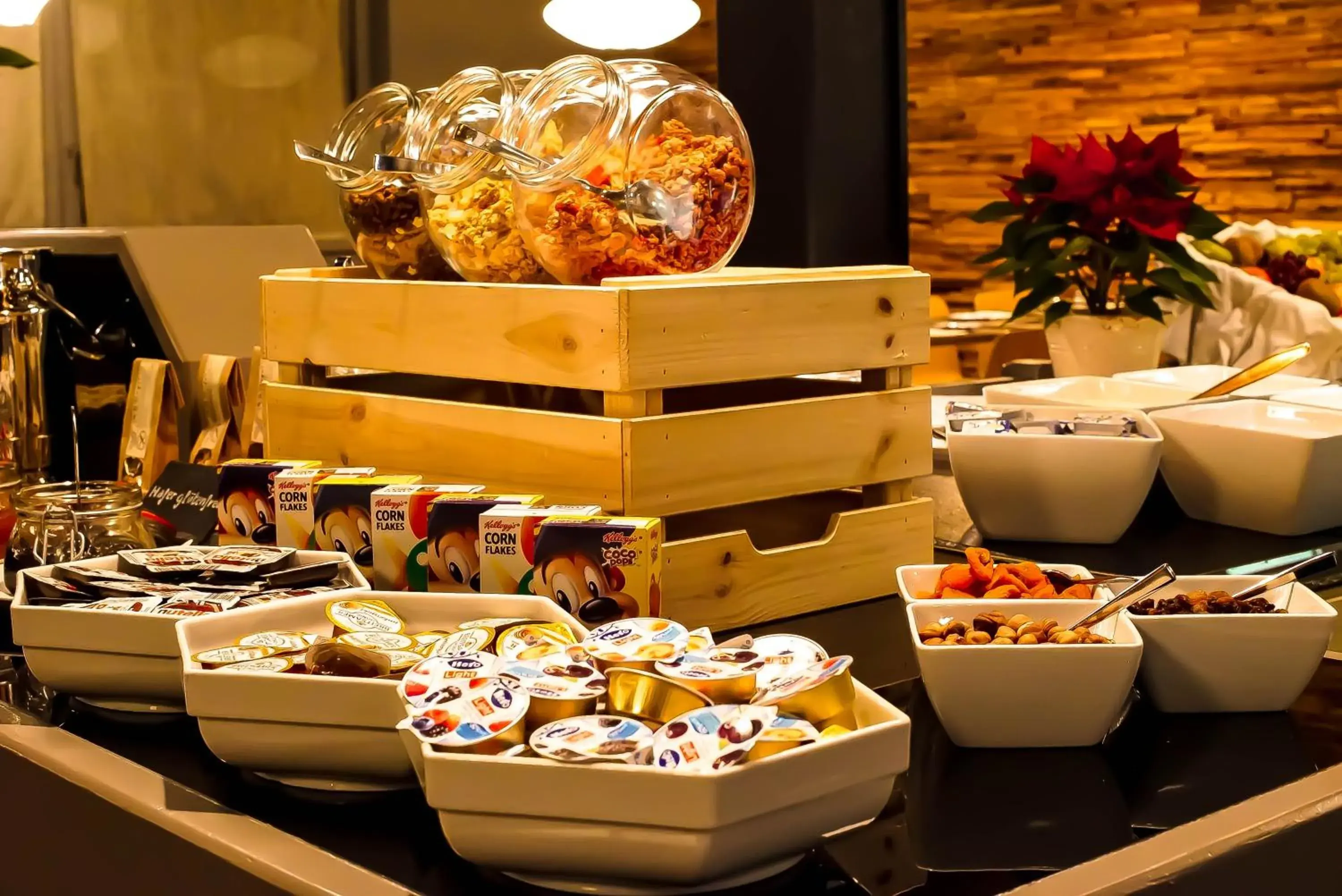 Buffet breakfast, Restaurant/Places to Eat in Hotel Ambassador Zermatt