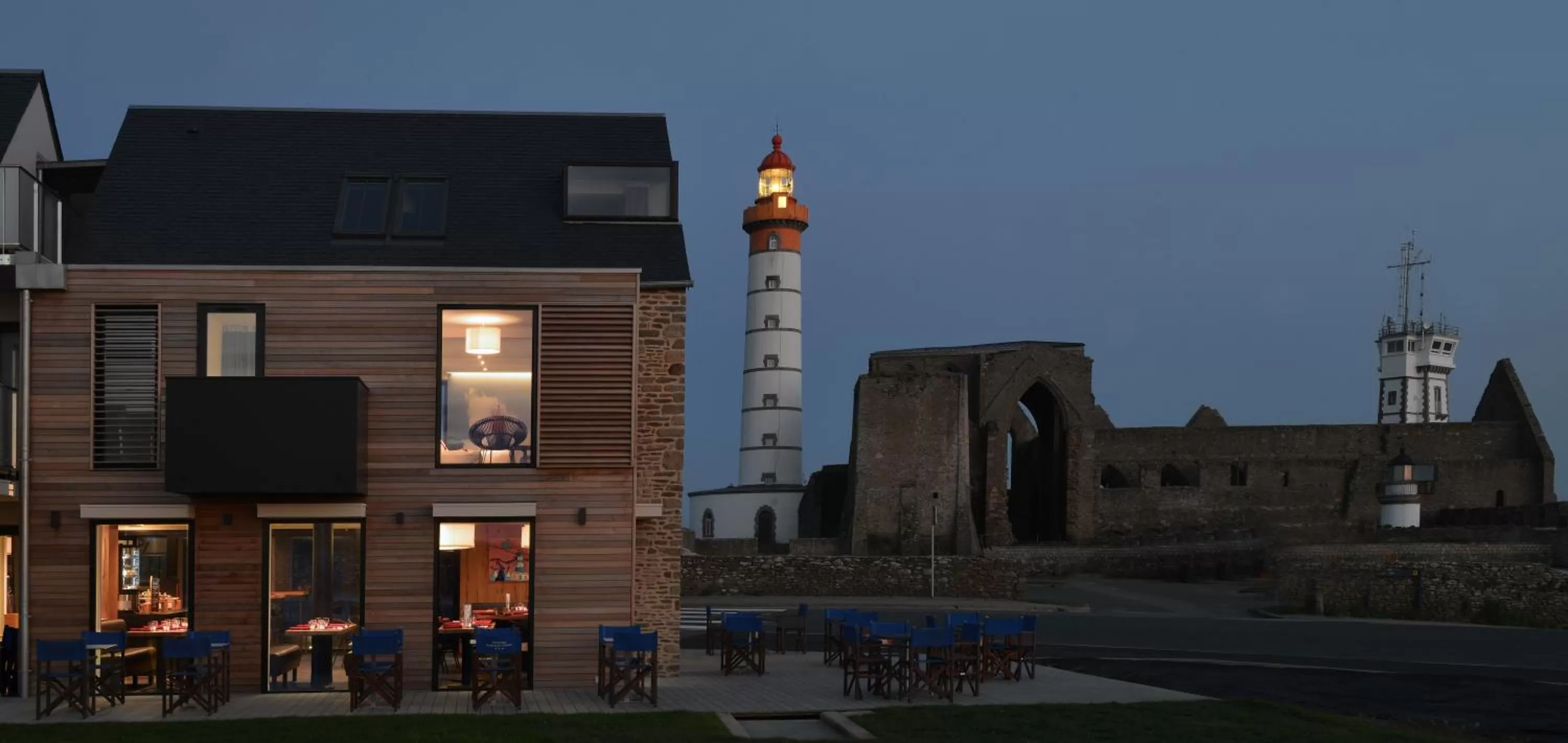 Property building in Hostellerie de la Pointe Saint-Mathieu - SPA & Restaurant