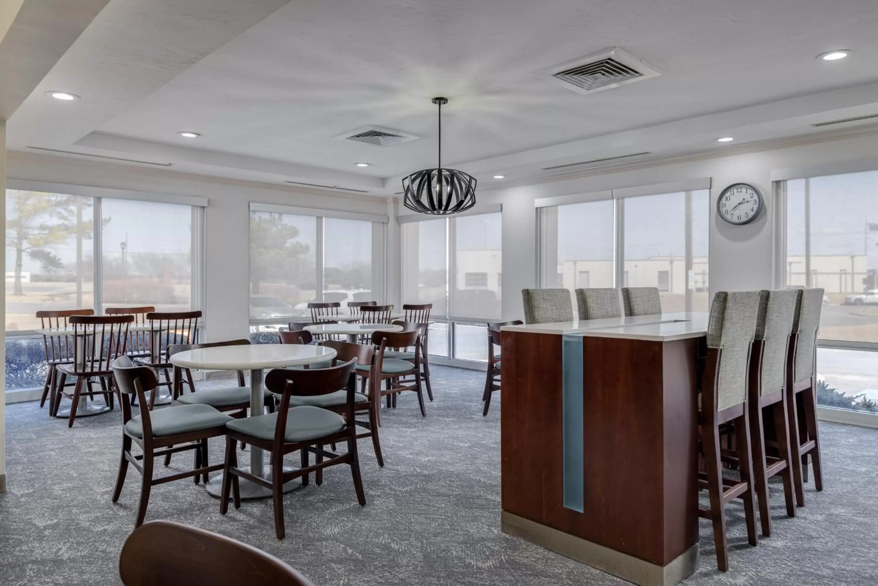 Seating area, Restaurant/Places to Eat in MySuites Lawton