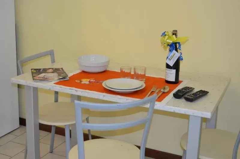 Kitchen or kitchenette, Dining Area in Residence Parmigianino