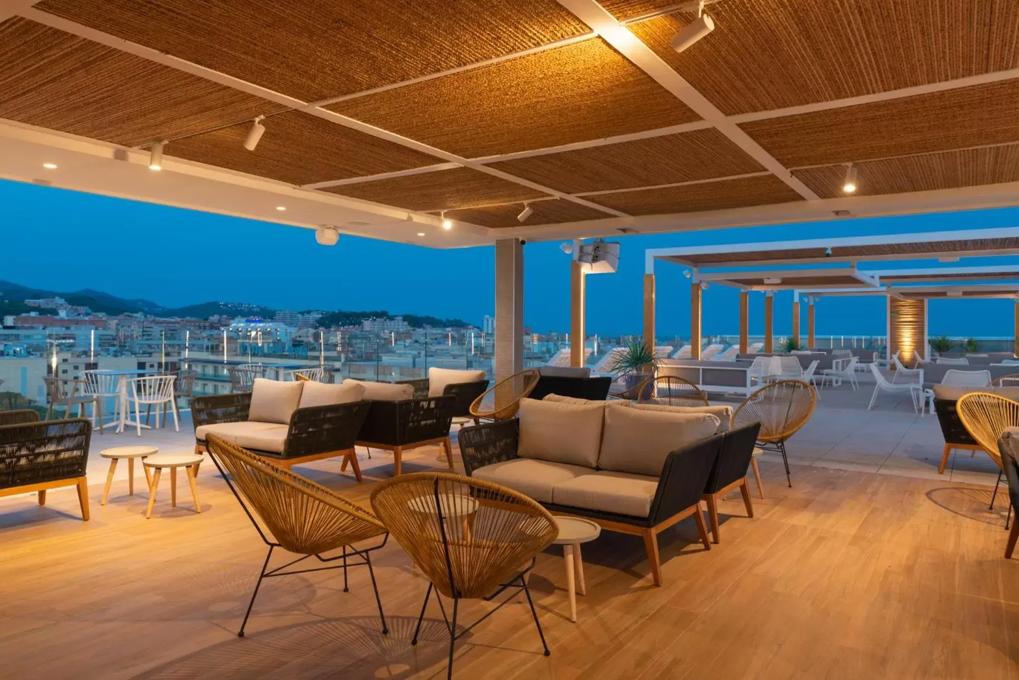 Restaurant/places to eat in L'Azure Hotel 4* Sup Restaurant/places to eat in L'Azure Hotel 4* Sup