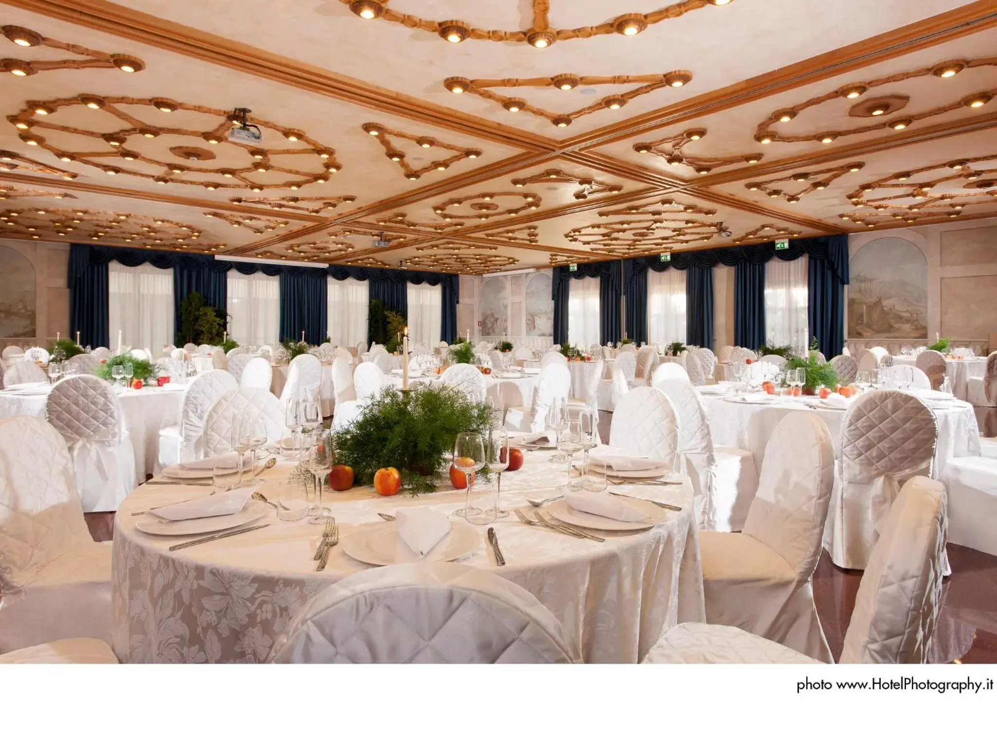 Restaurant/places to eat, Banquet Facilities in Grand Hotel Trento