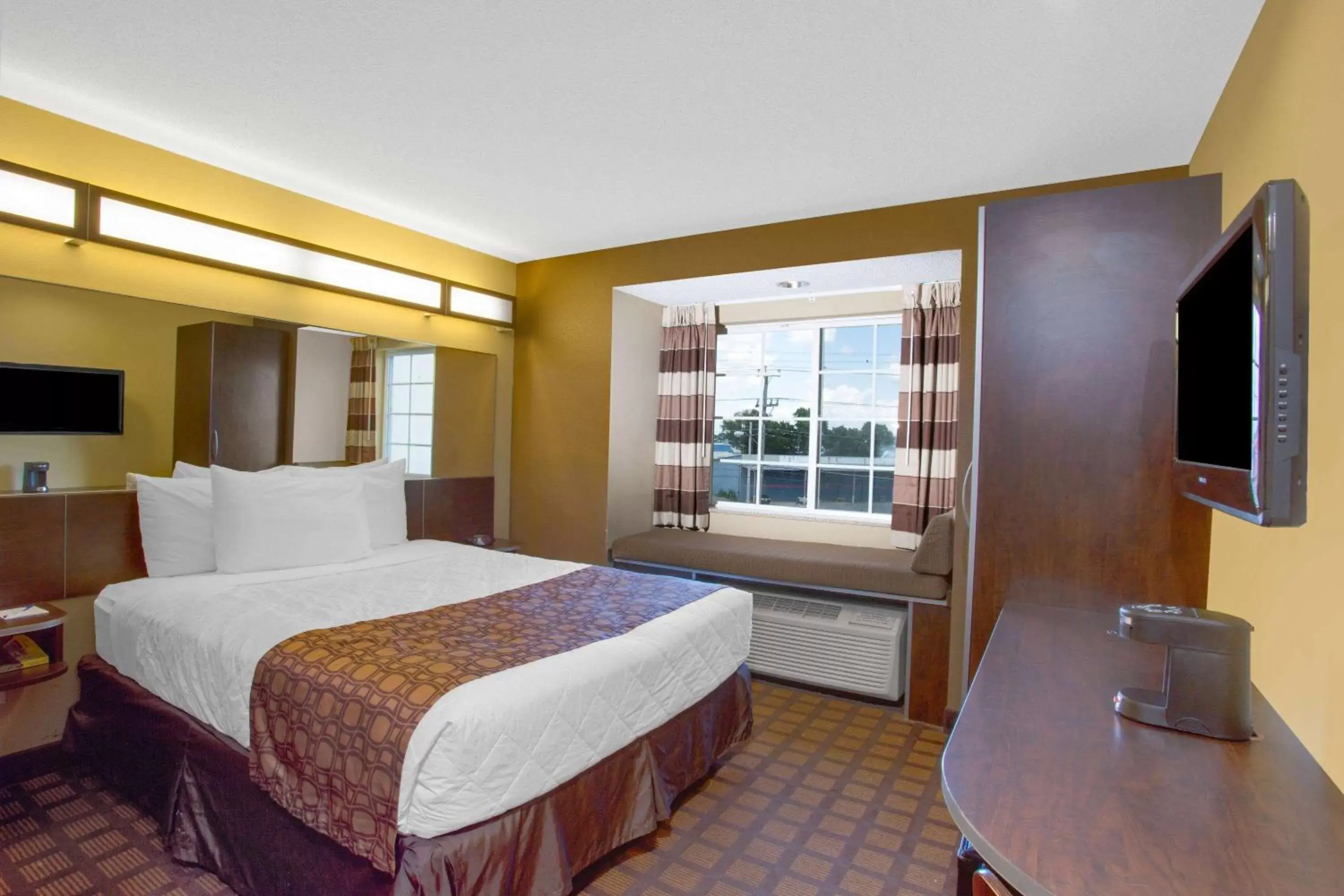 Photo of the whole room in Microtel Inn & Suites by Wyndham Harrisonburg